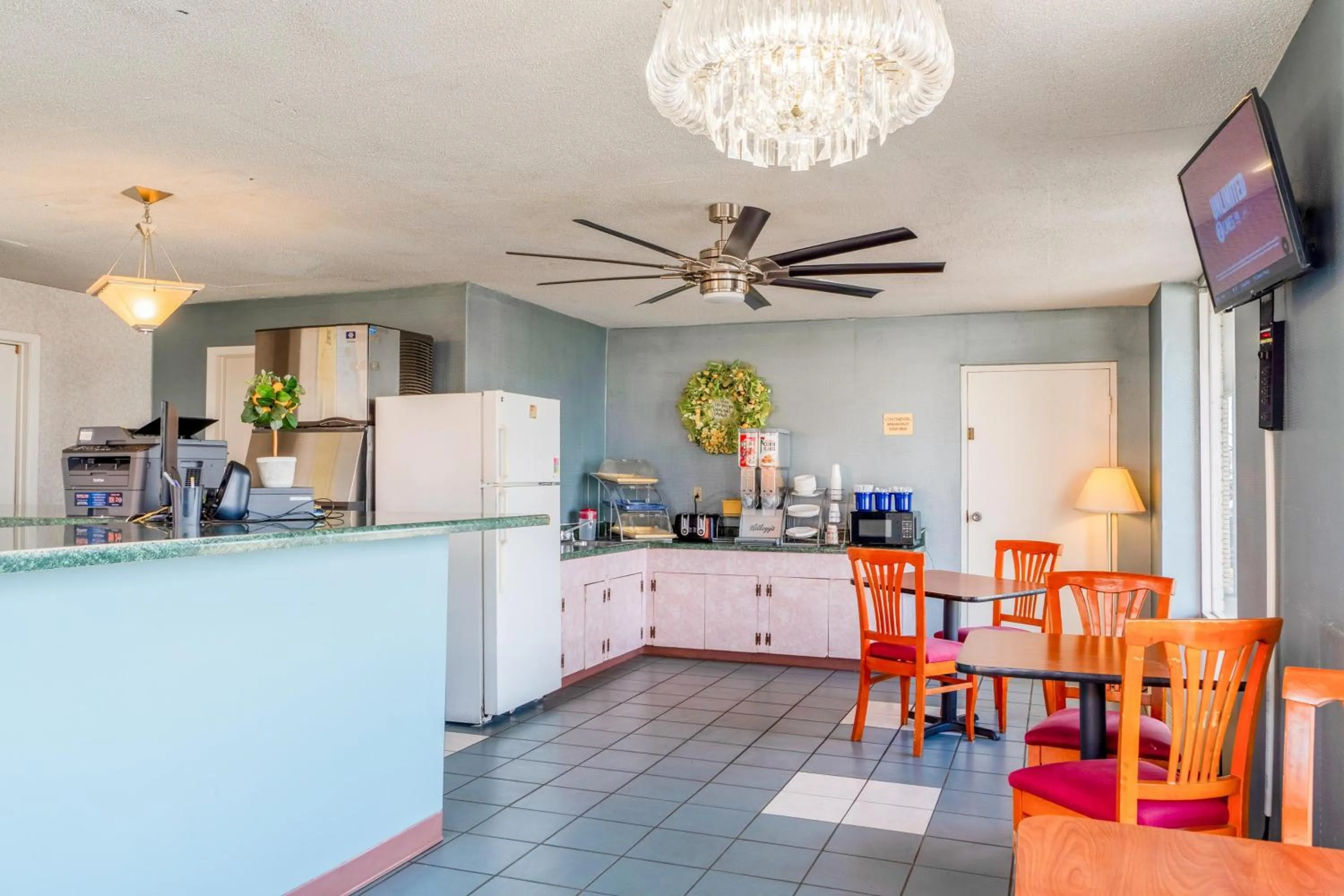 Lobby or reception in Ozark Junction mountain view by OYO