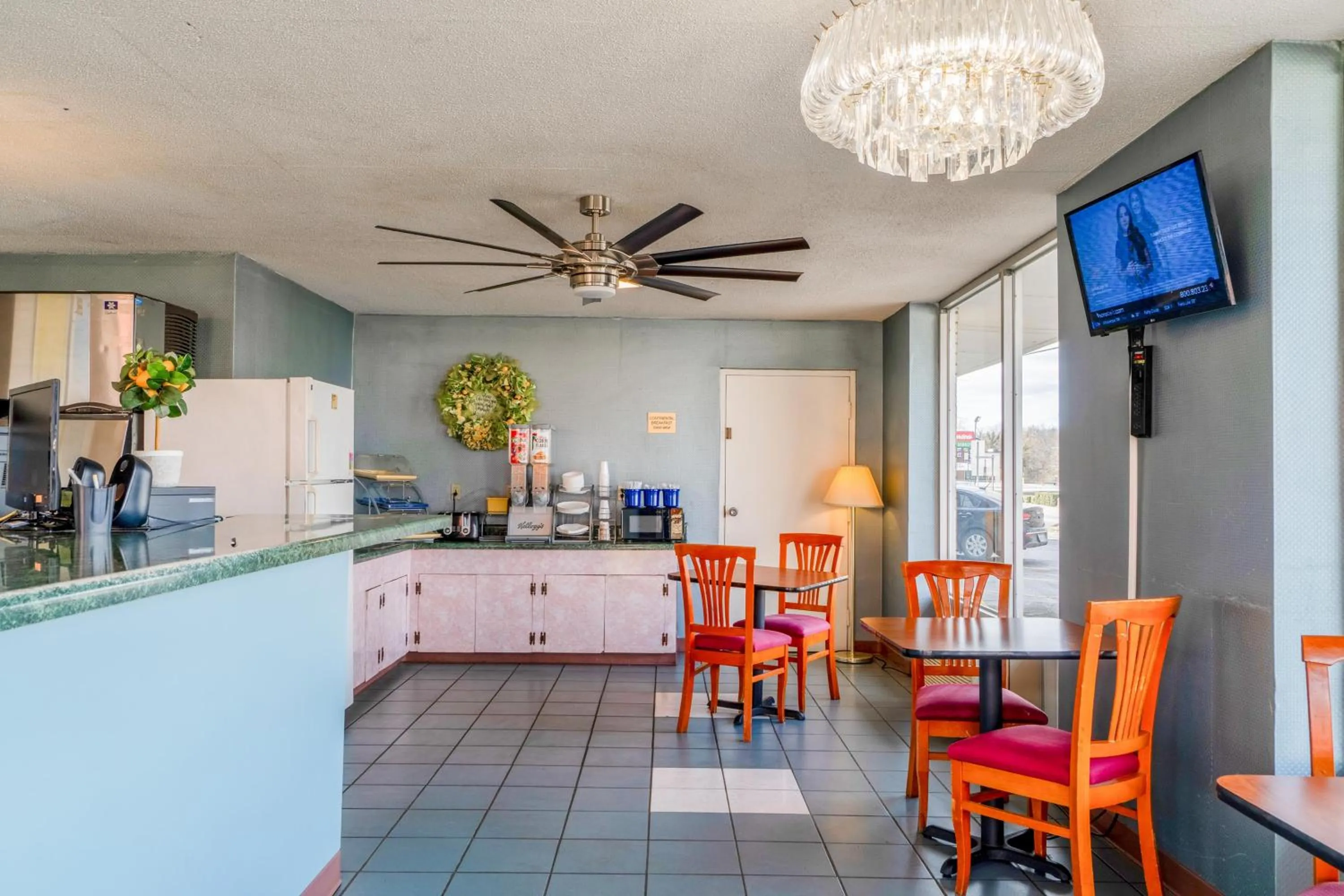 Lobby or reception in Ozark Junction mountain view by OYO