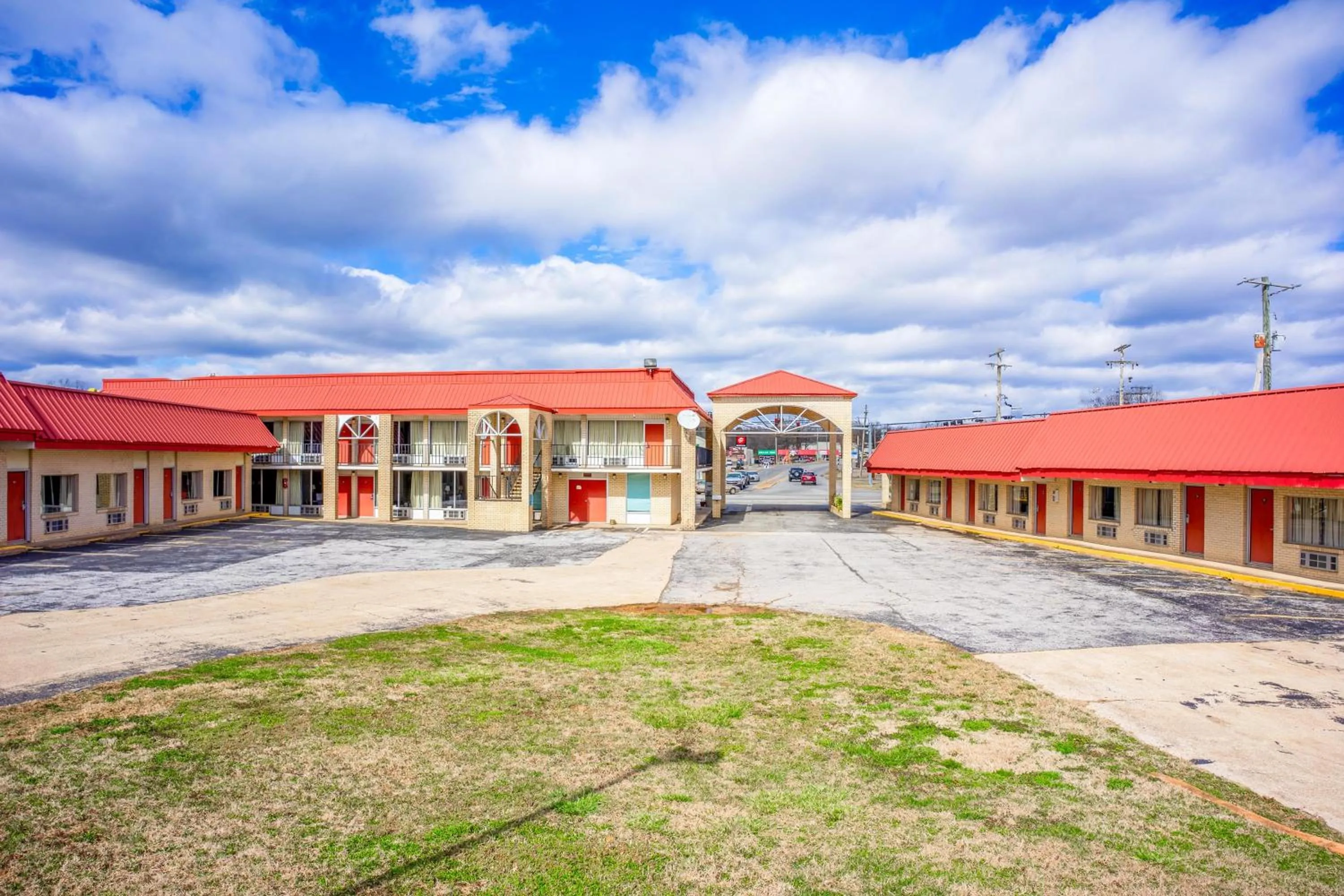 Facade/entrance in Ozark Junction mountain view by OYO