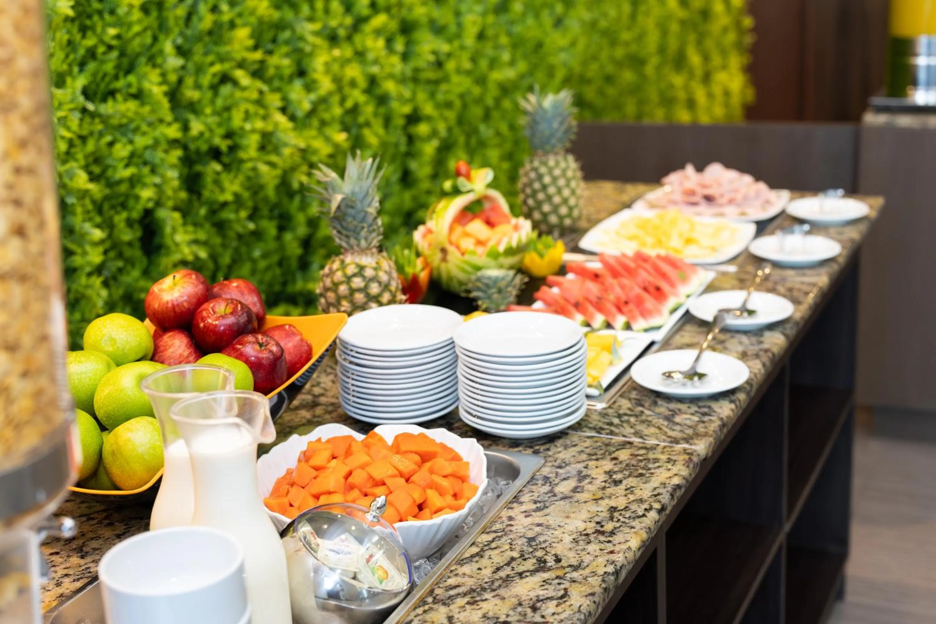 Restaurant/places to eat in Victoria Hotel and Suites Panama