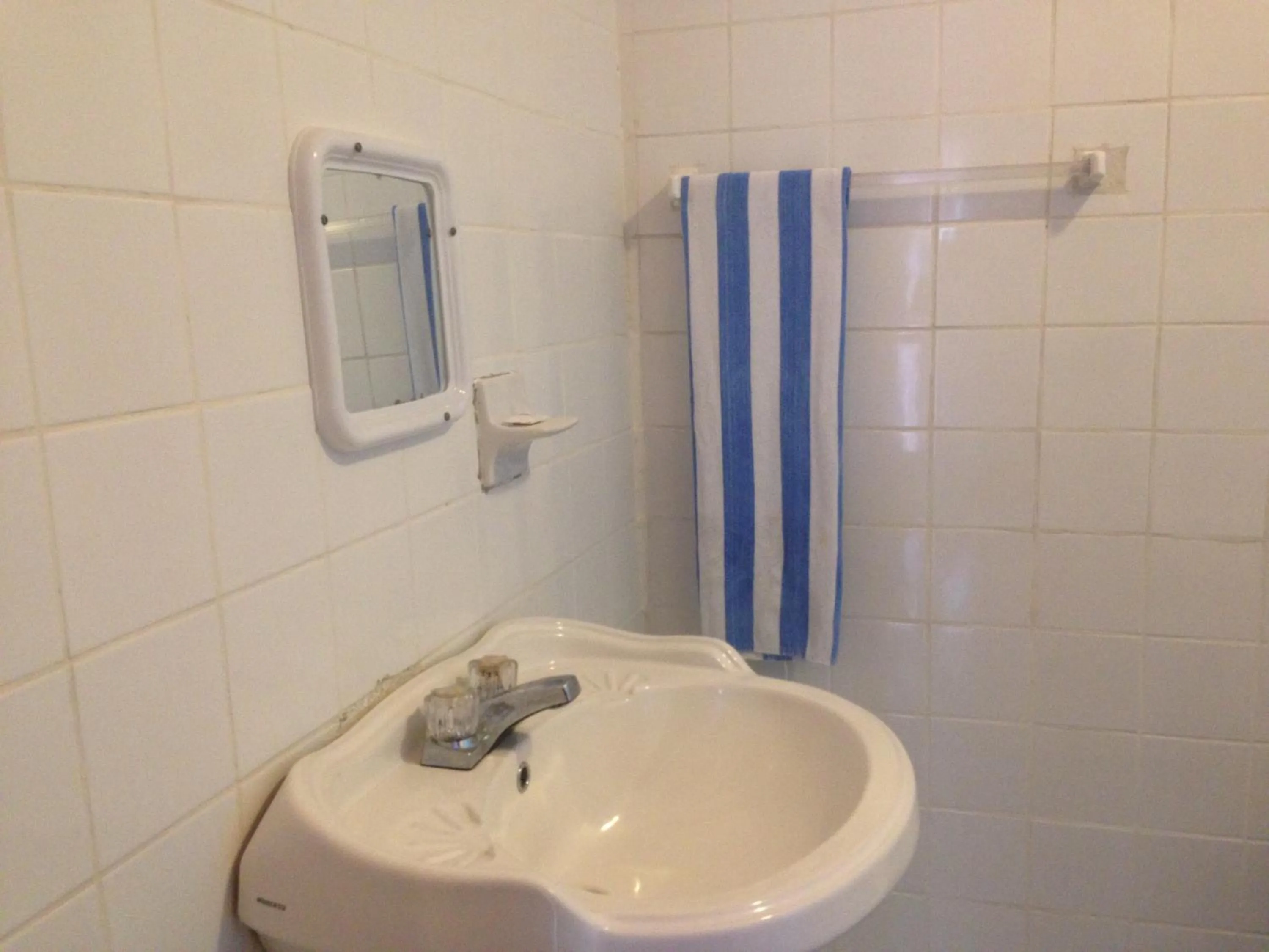 Single Room in La Delphina Bed and Breakfast Bar and Grill