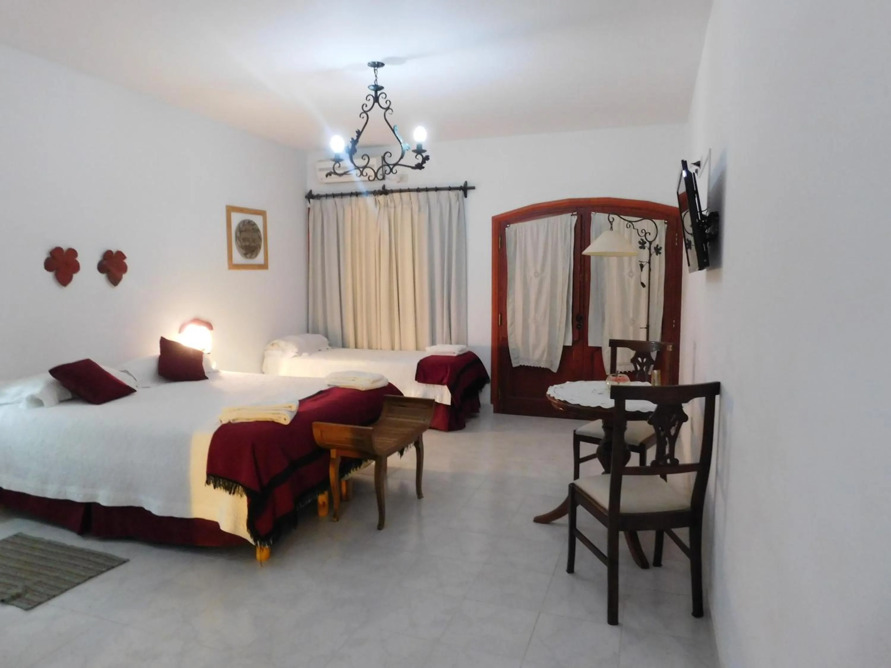 Superior Triple Room in Hotel Portal del Santo