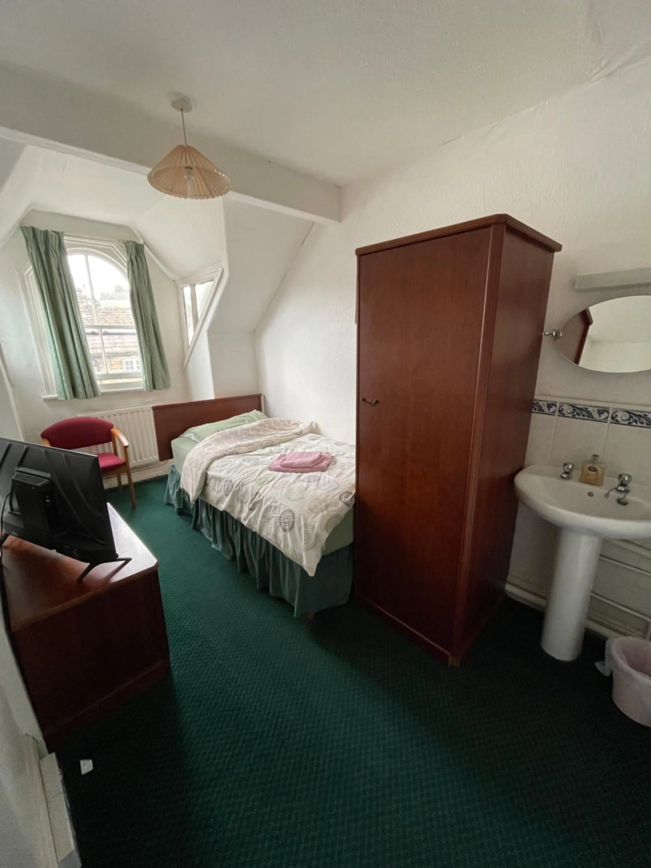 Standard Single Room with Shared Bathroom - single occupancy in Victoria Inn