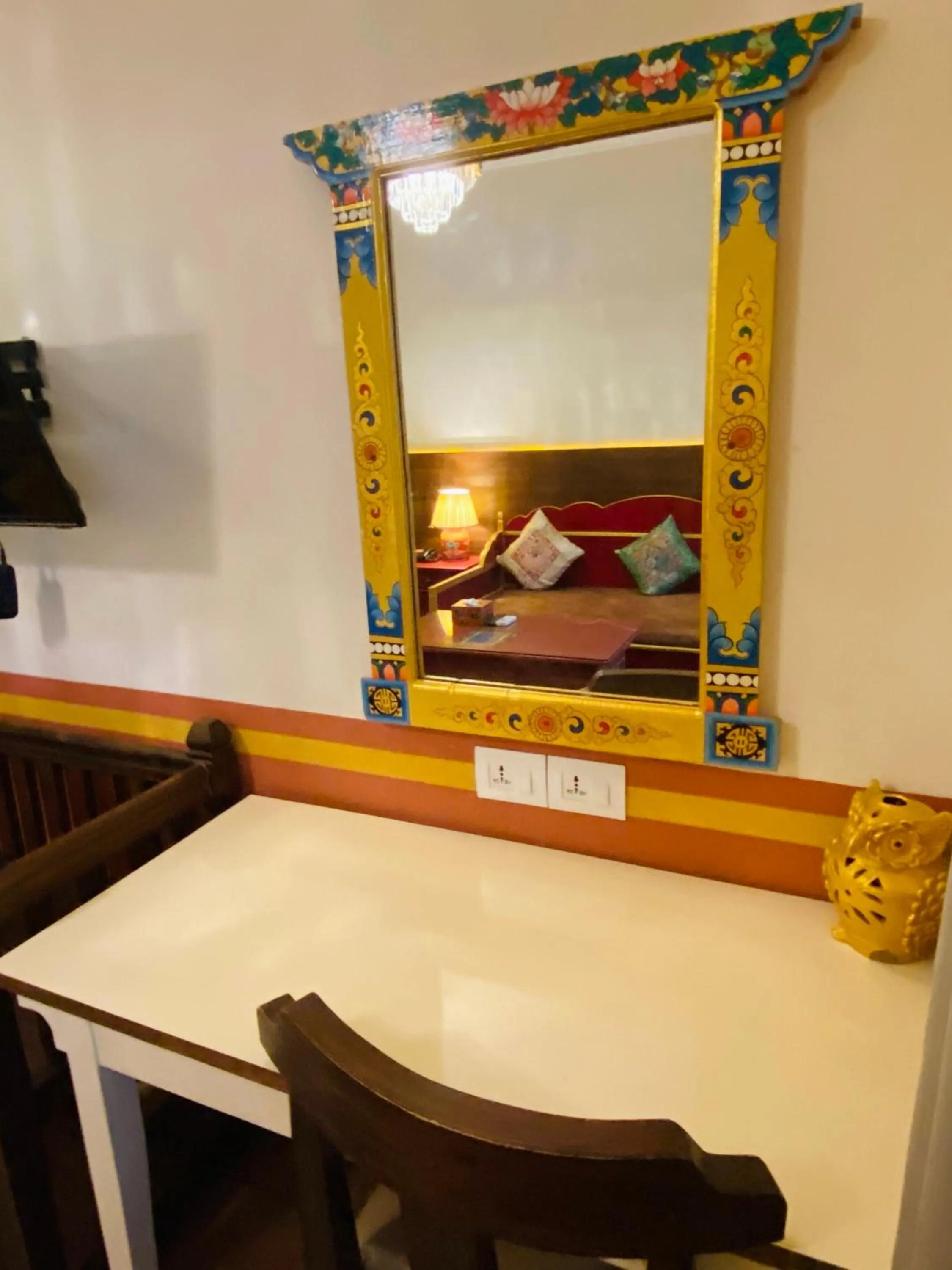 Bed in Three Jewels Boutique Hotel