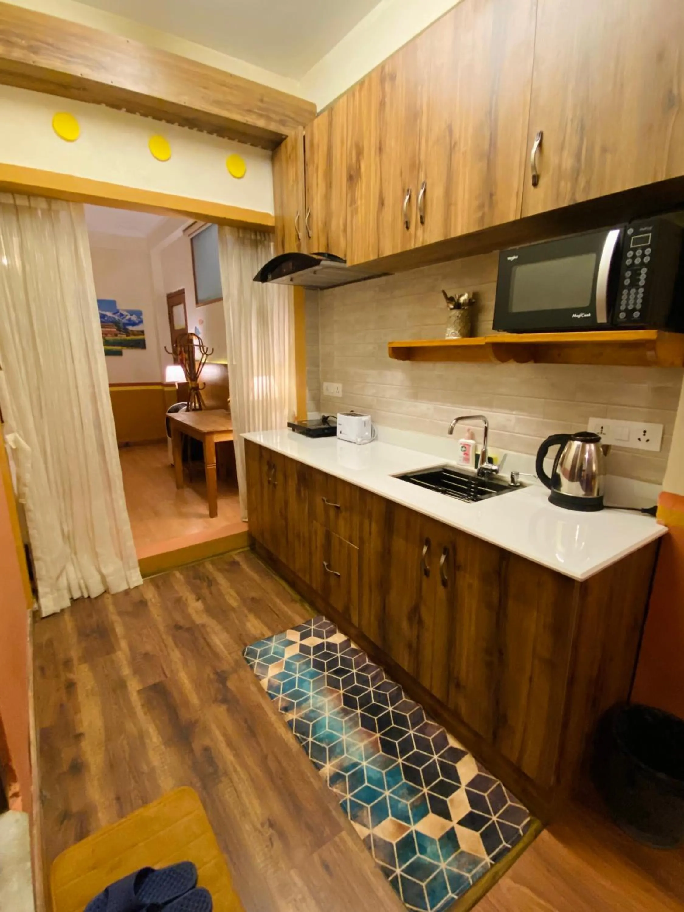 Three Jewels Boutique Hotel