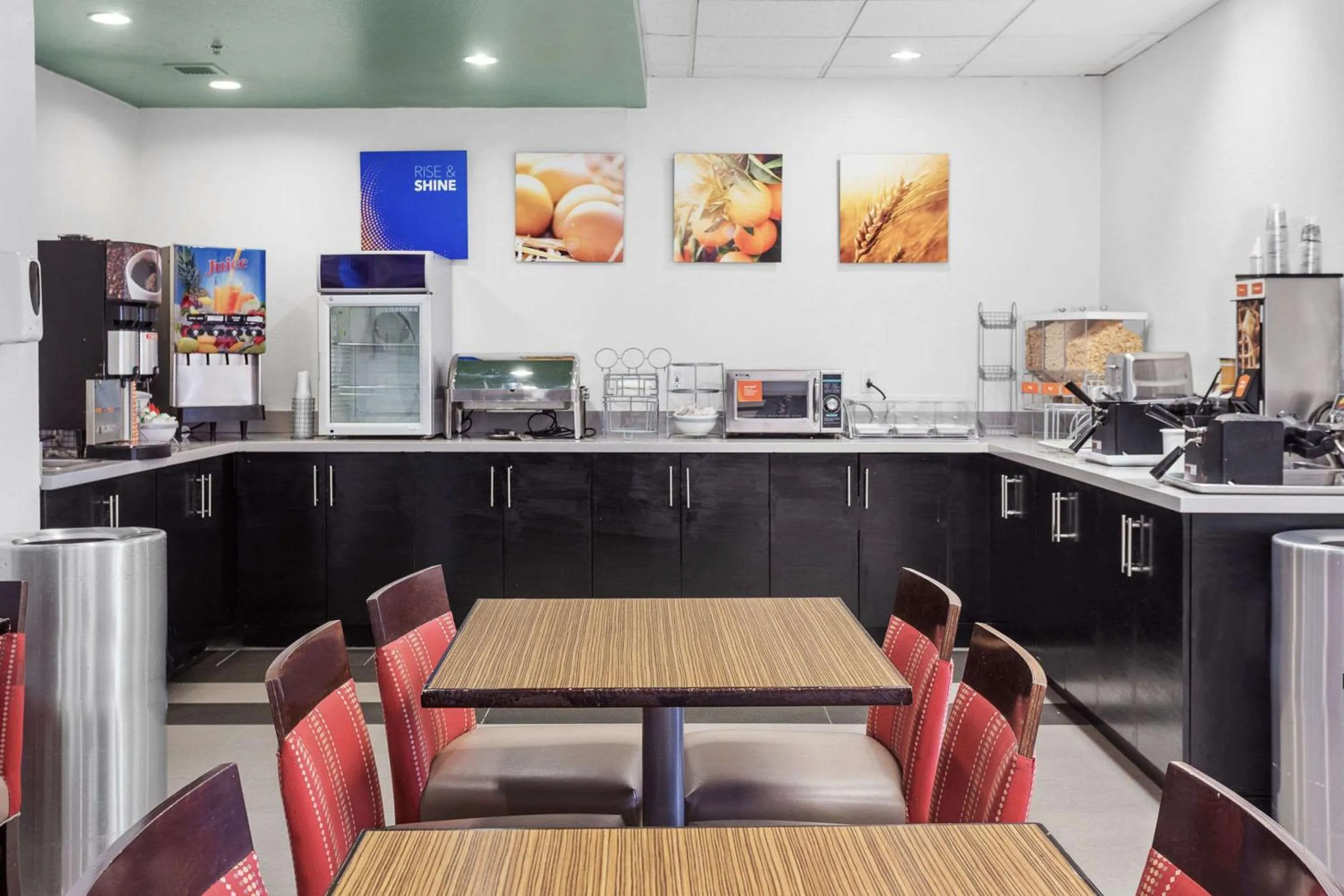 Breakfast in Comfort Inn Chandler - Phoenix South I-10