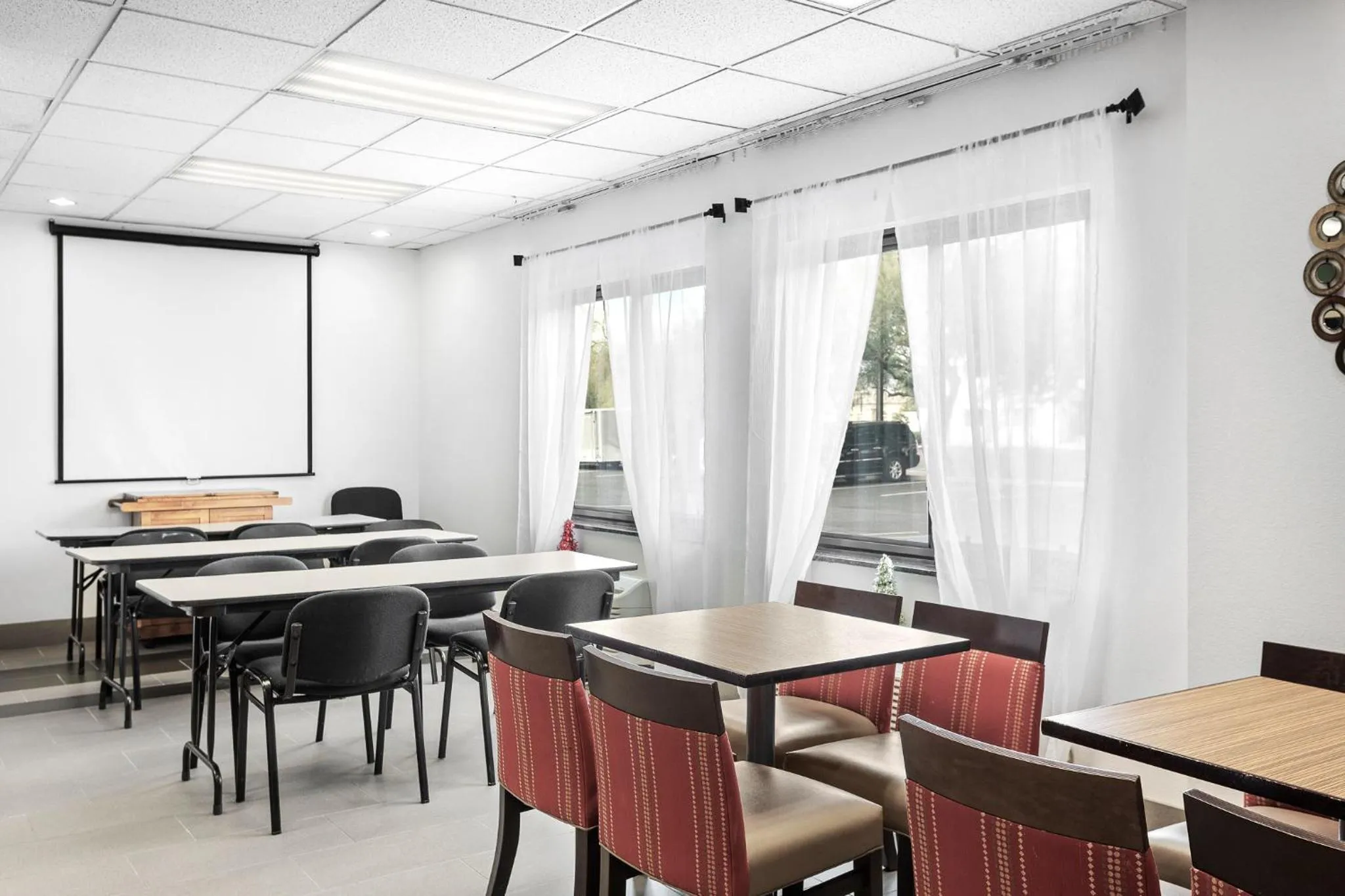Seating area in Comfort Inn Chandler - Phoenix South I-10