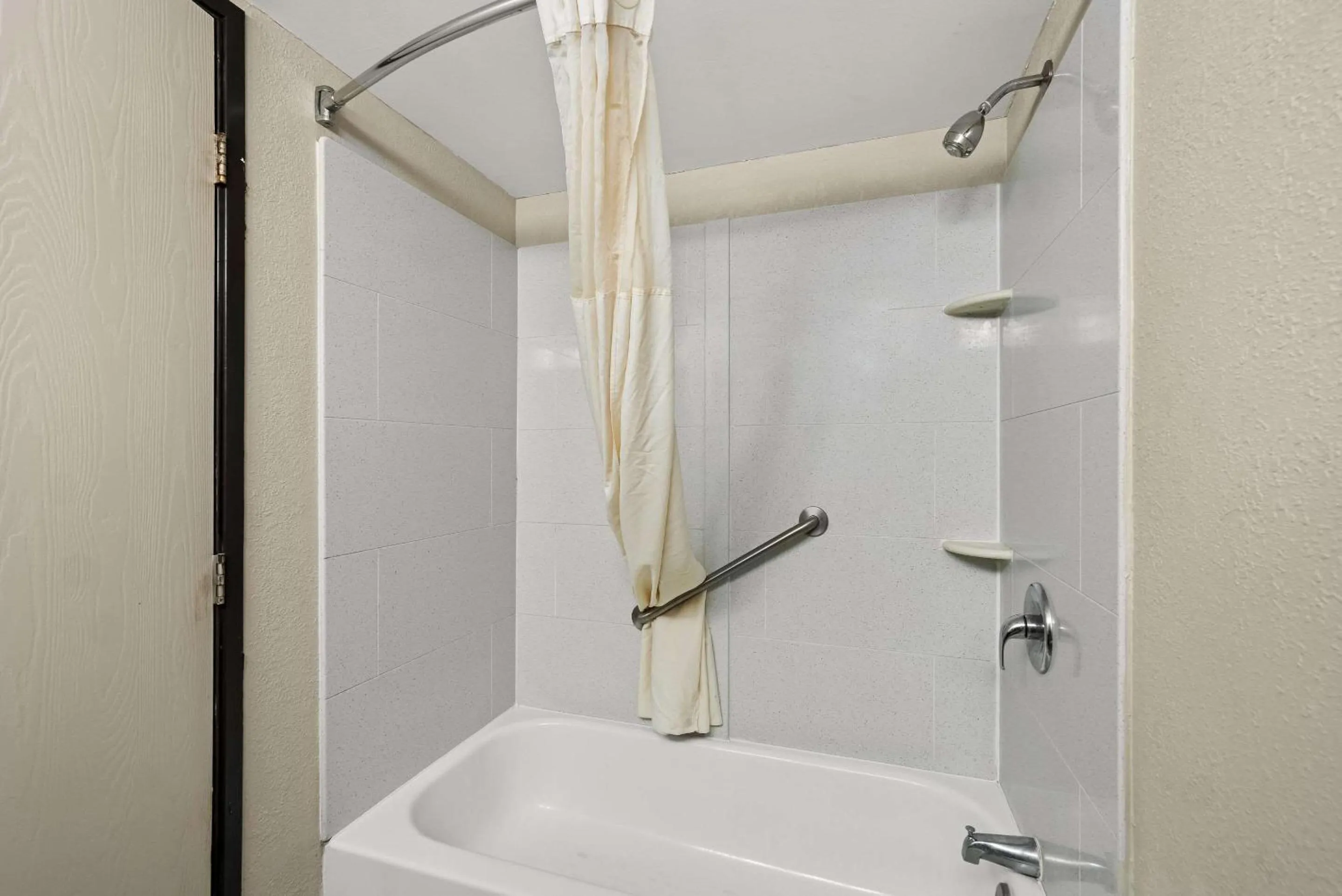 Bedroom, Bathroom in Quality Inn & Suites Columbia