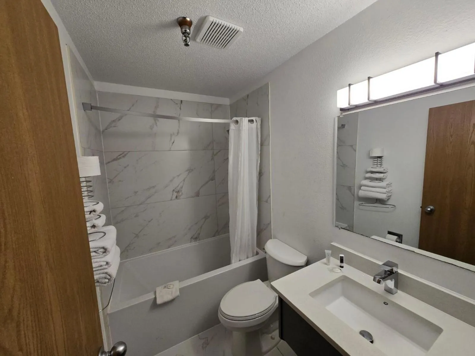 Super 8 by Wyndham Salmon Arm