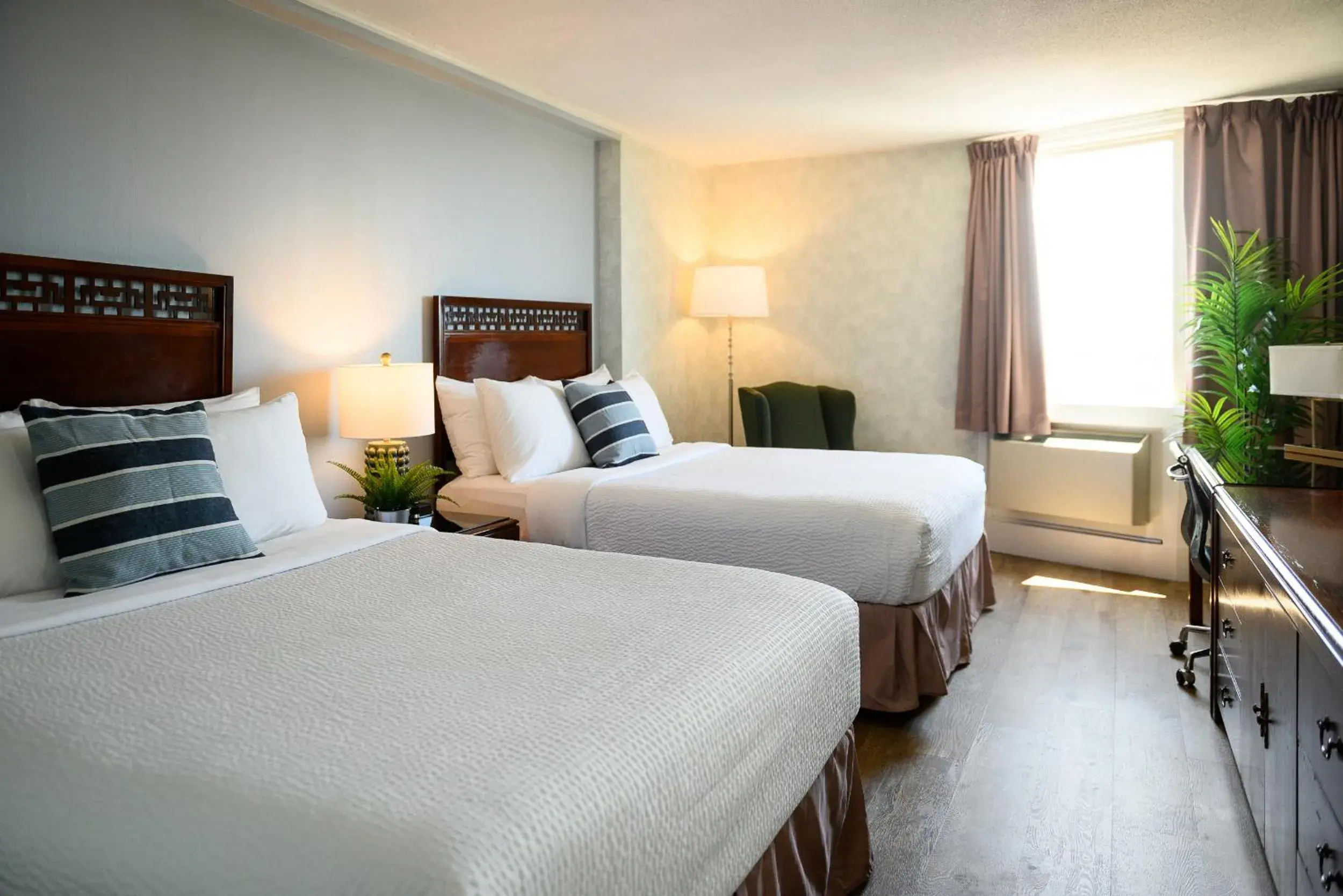 Bedroom, Bed in Rodd Grand Yarmouth Bedroom, Bed in Rodd Grand Yarmouth