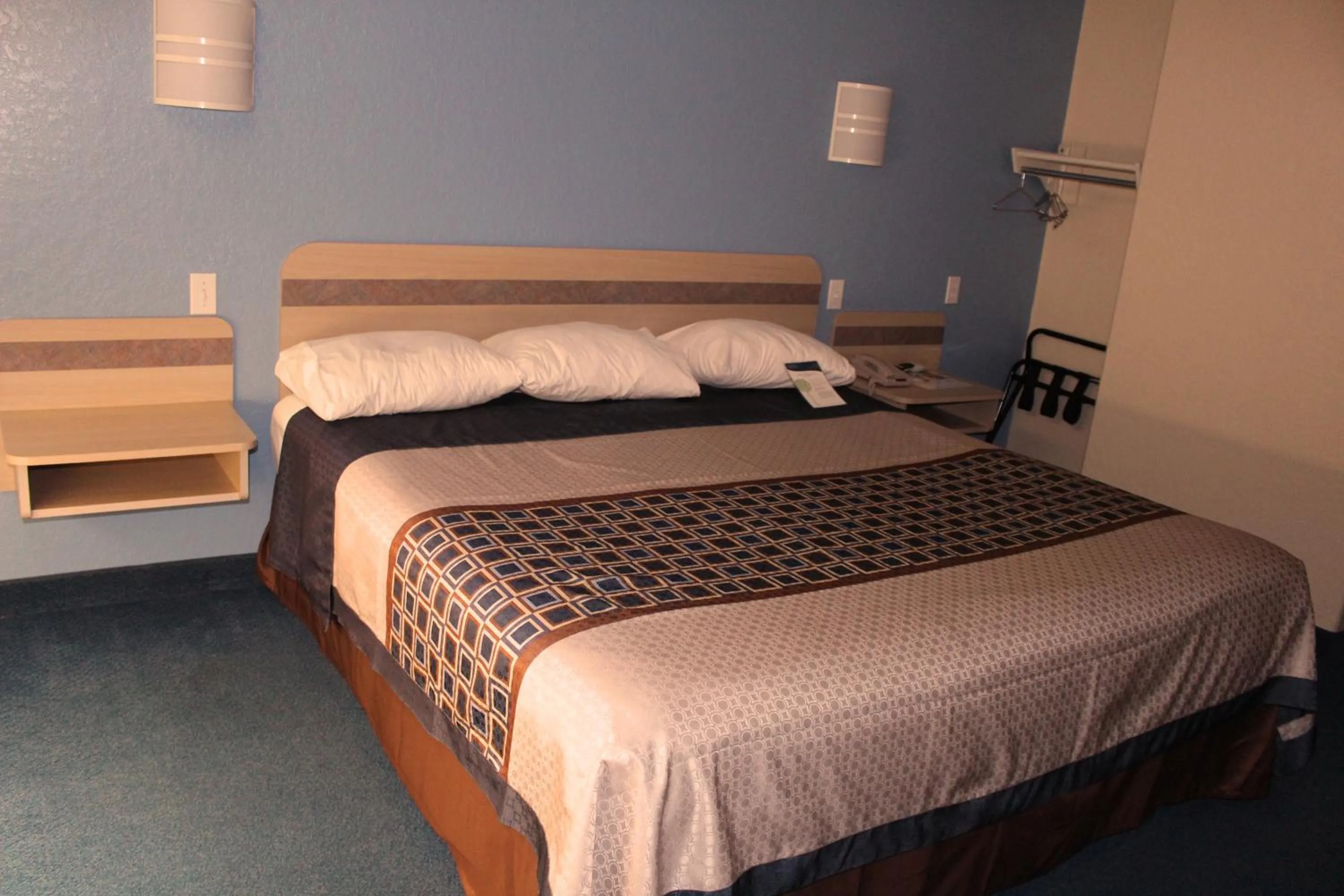 Bed in Wine Country Inn