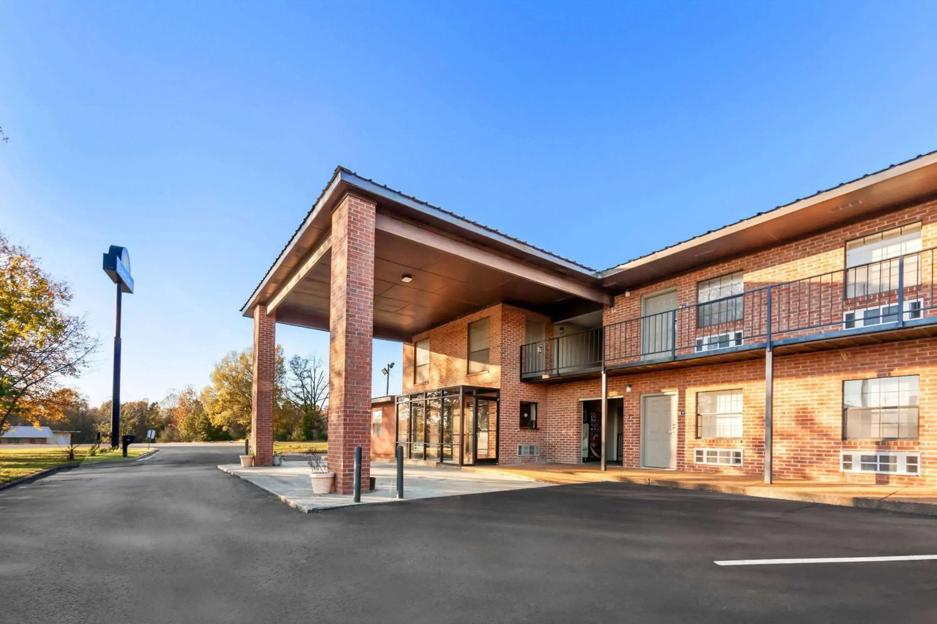 Property building in Days Inn by Wyndham Brownsville Property building in Days Inn by Wyndham Brownsville