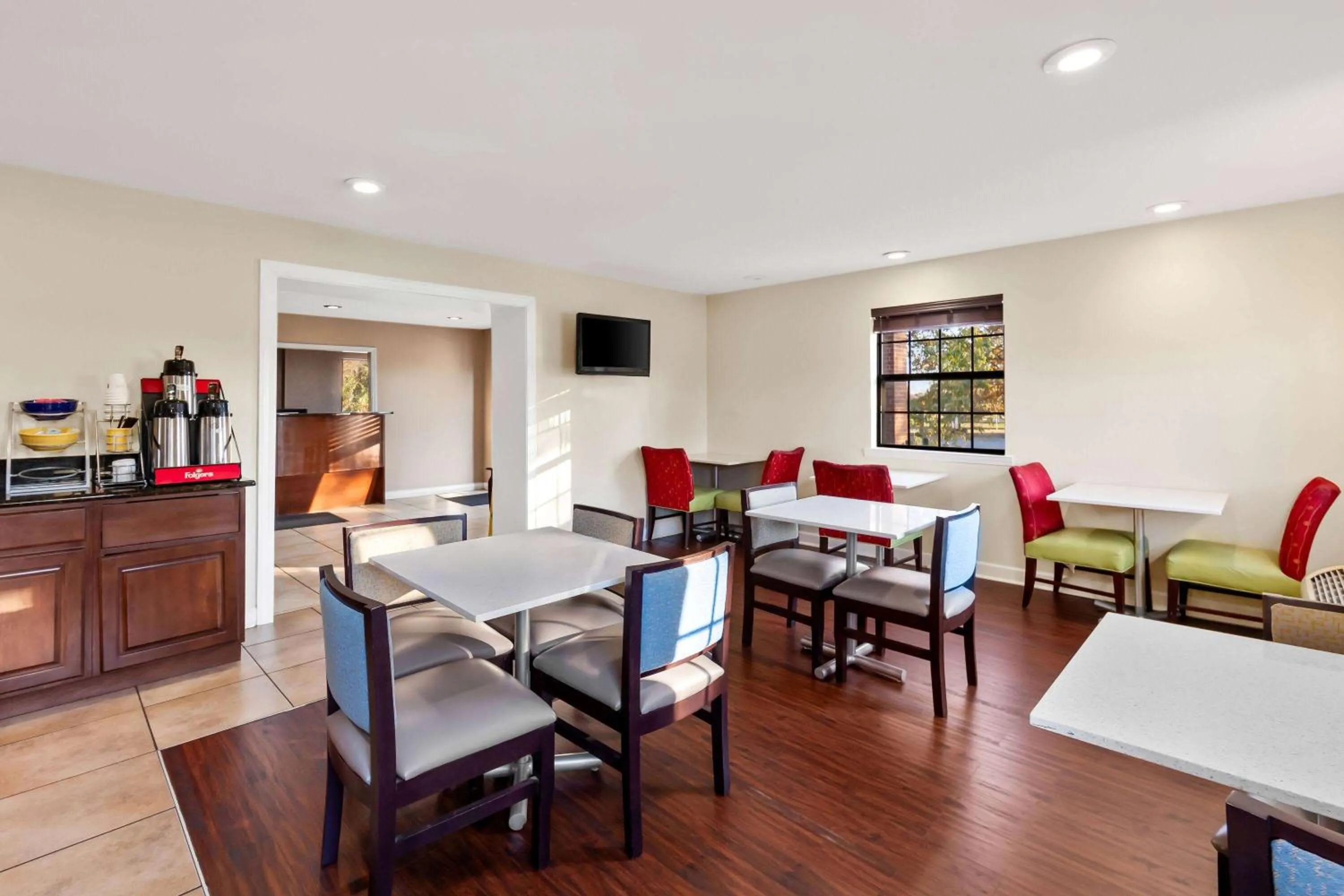 Restaurant/places to eat in Days Inn by Wyndham Brownsville