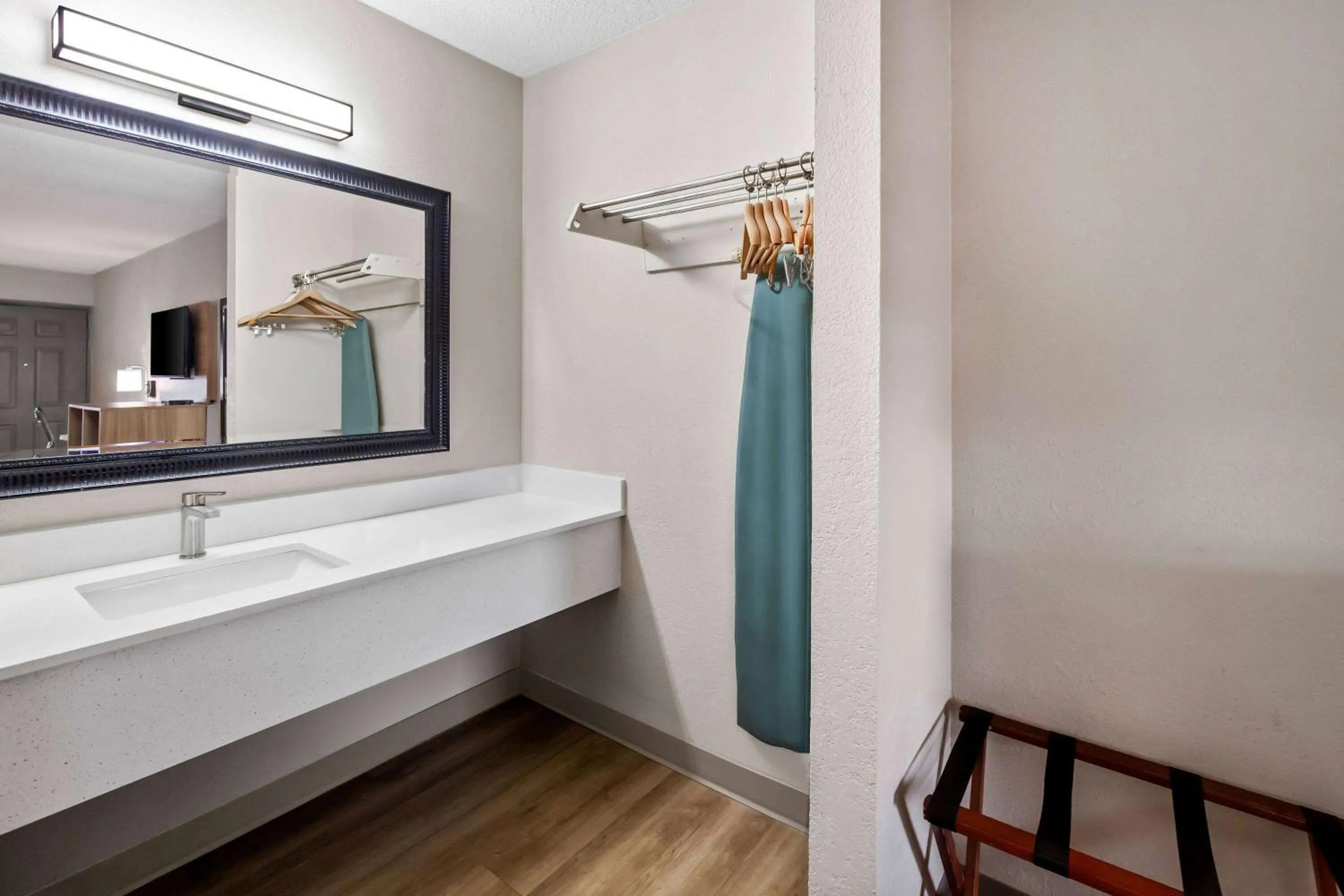 Bed in Days Inn by Wyndham Brownsville