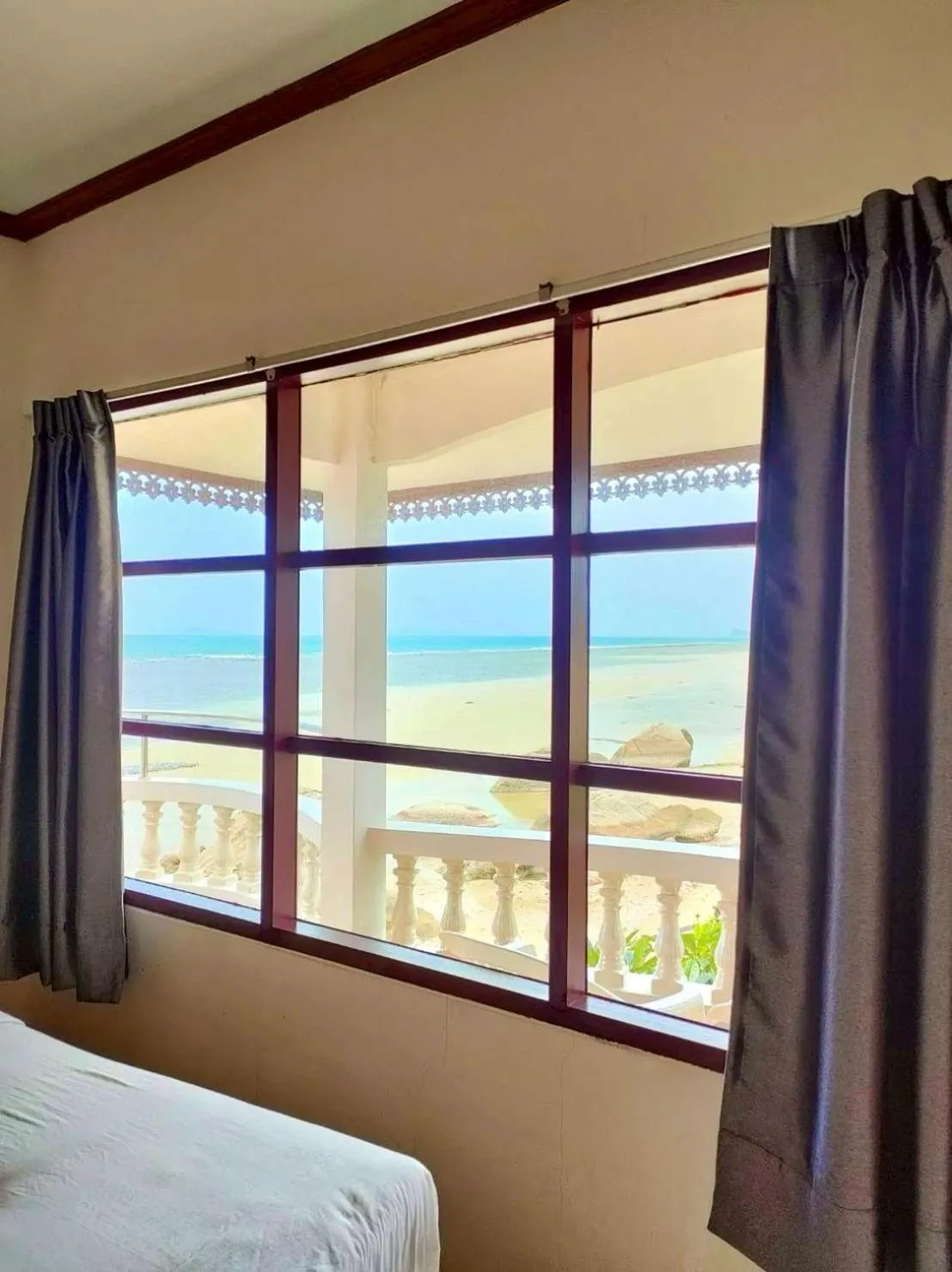 Bed in Phangan Orchid Resort