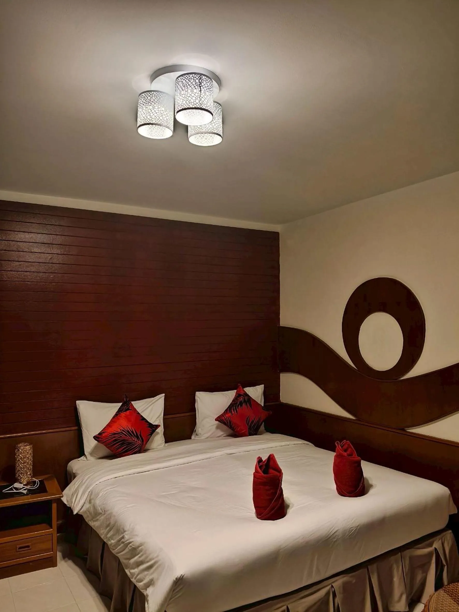 Bed in Phangan Orchid Resort