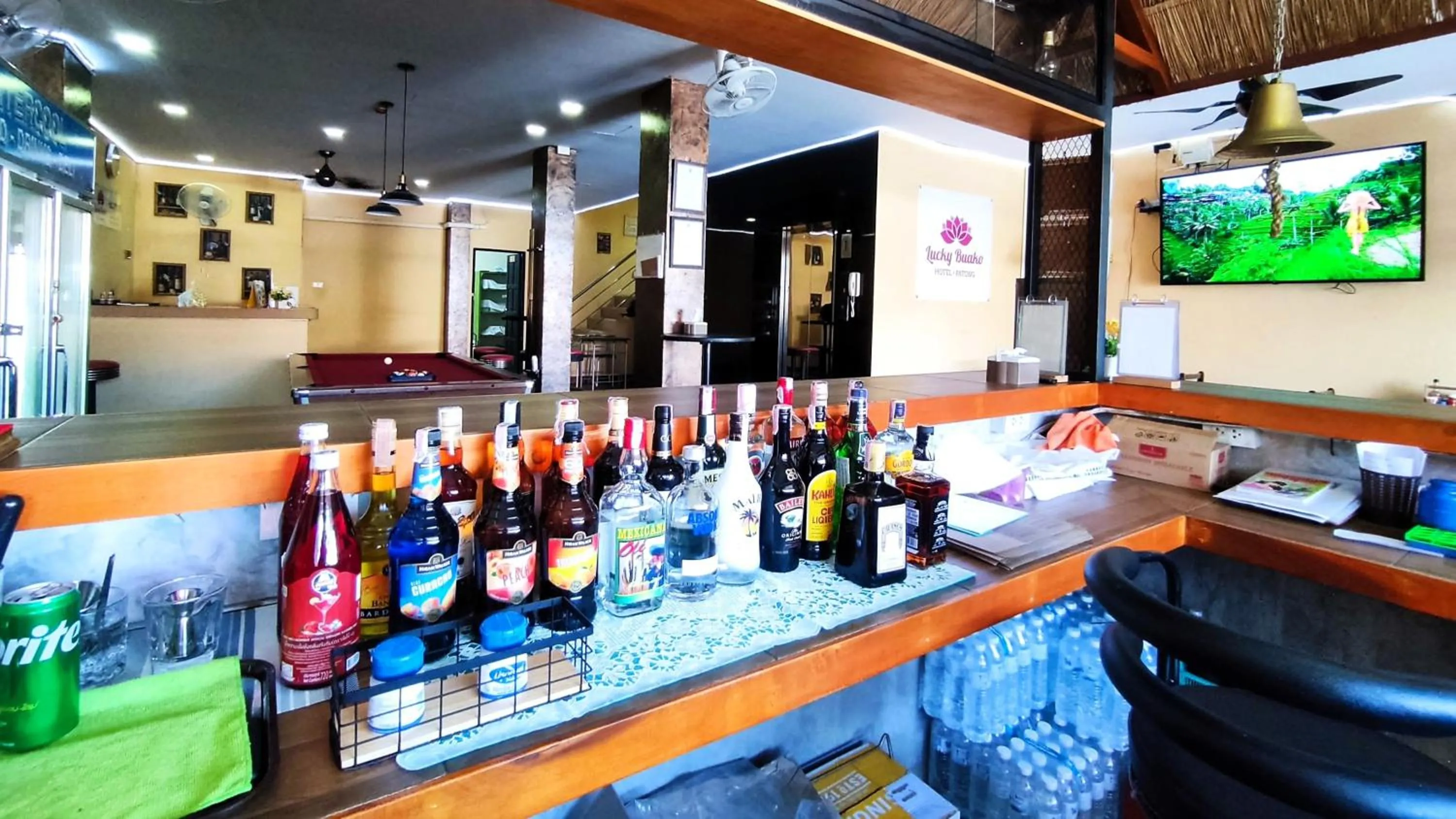 Restaurant/places to eat in Lucky Buako Hotel Patong