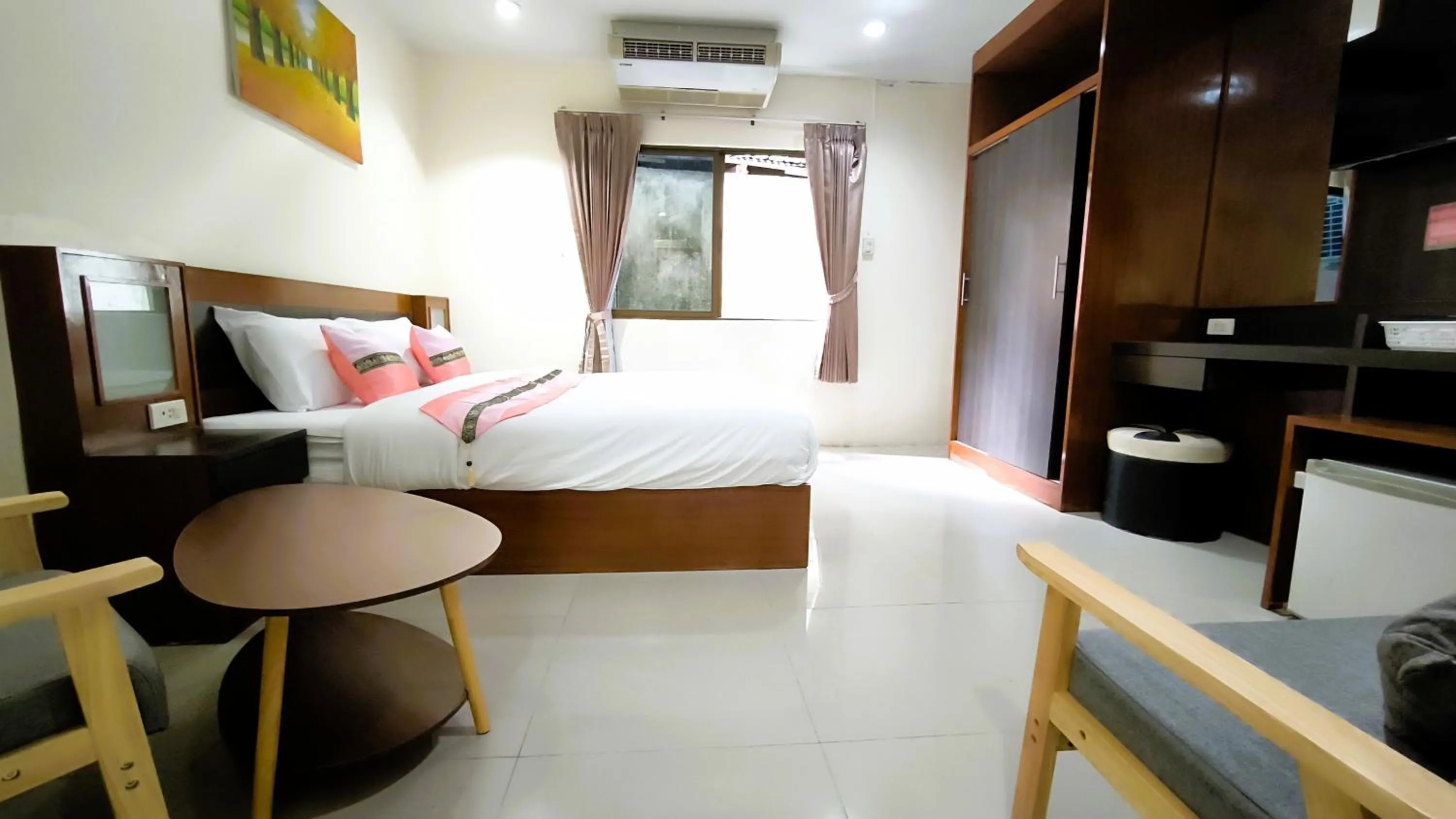 Bedroom, Bed in Lucky Buako Hotel Patong