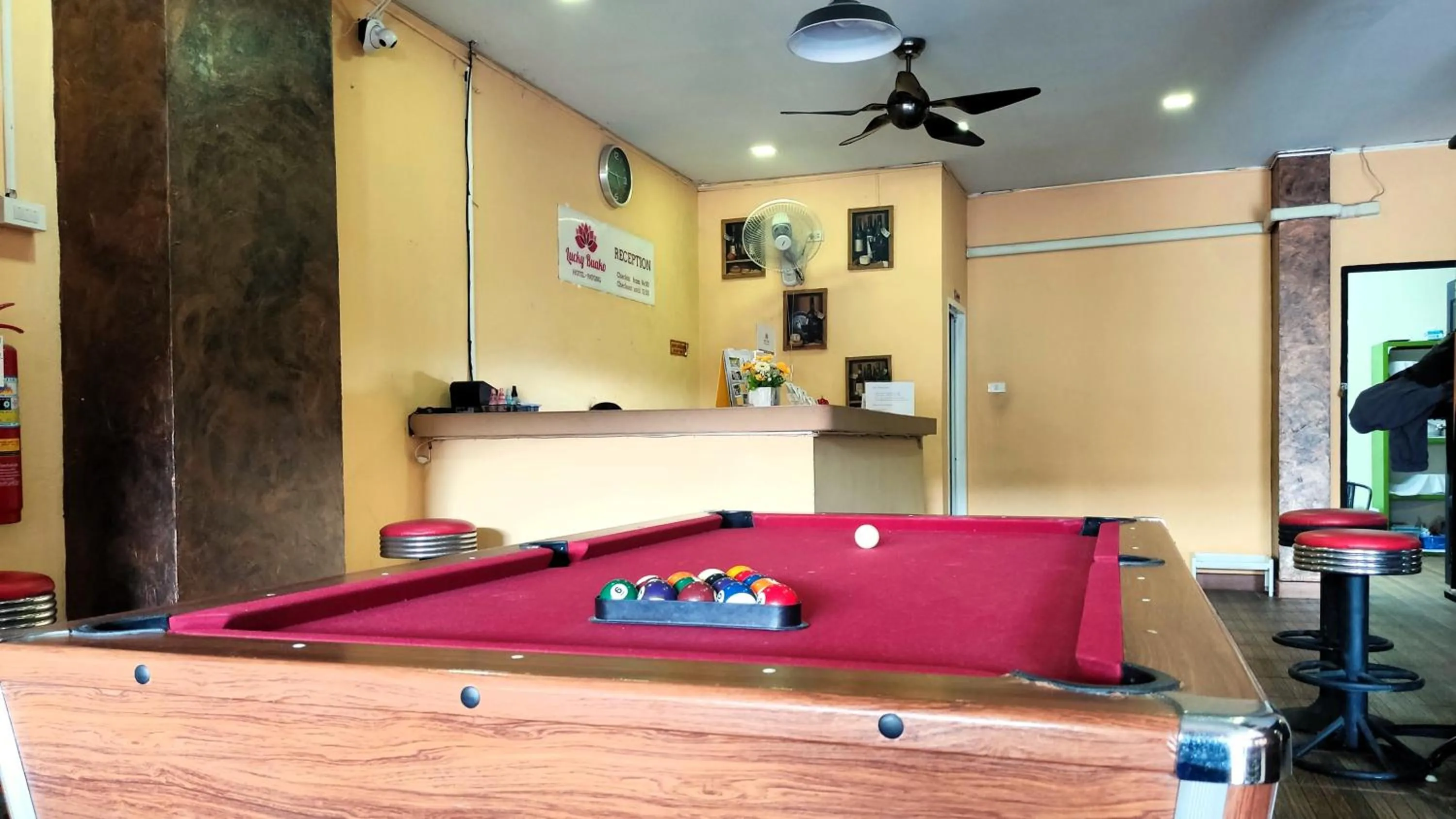 Lounge or bar in Lucky Buako Hotel Patong