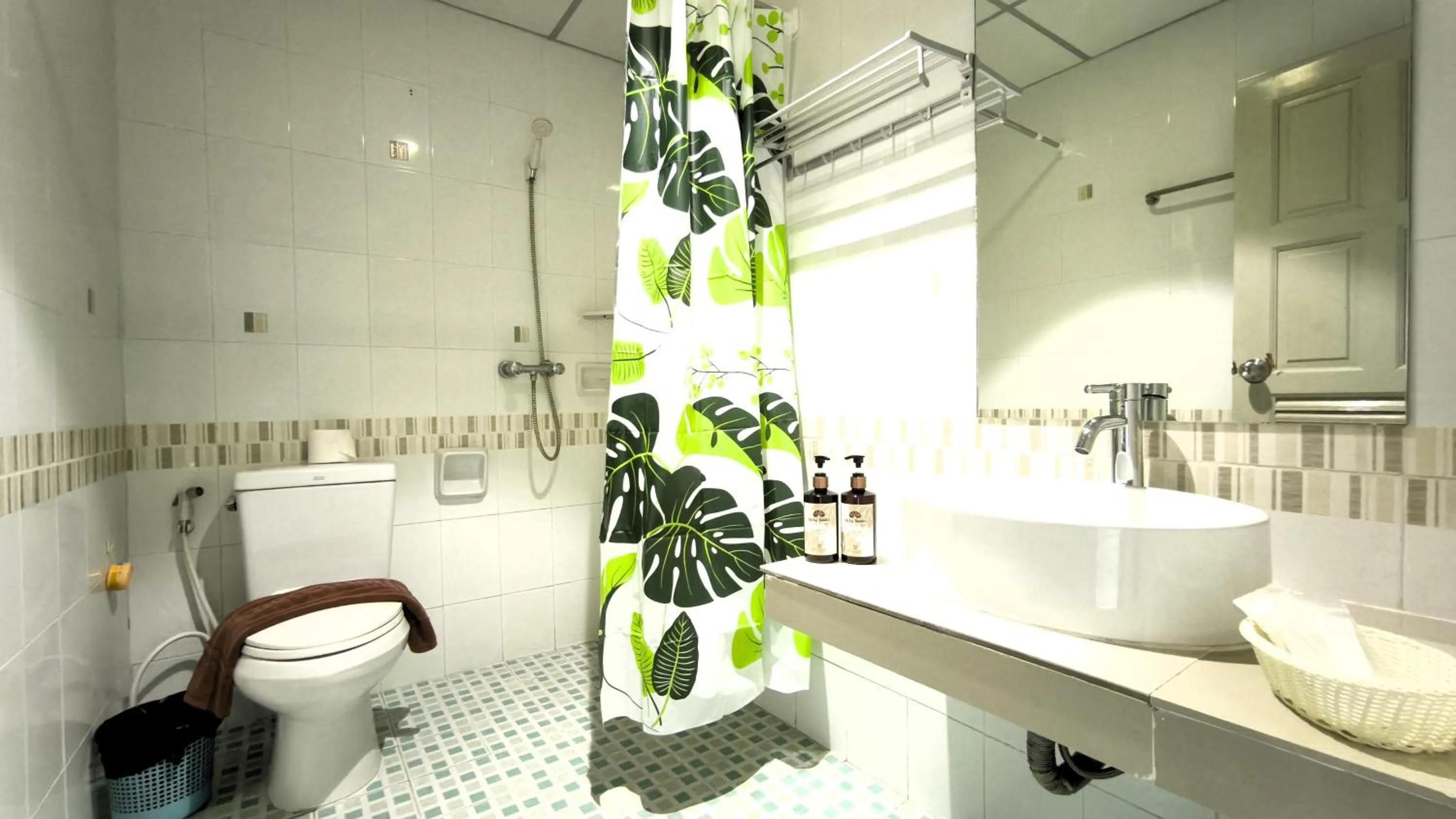 Bathroom in Lucky Buako Hotel Patong