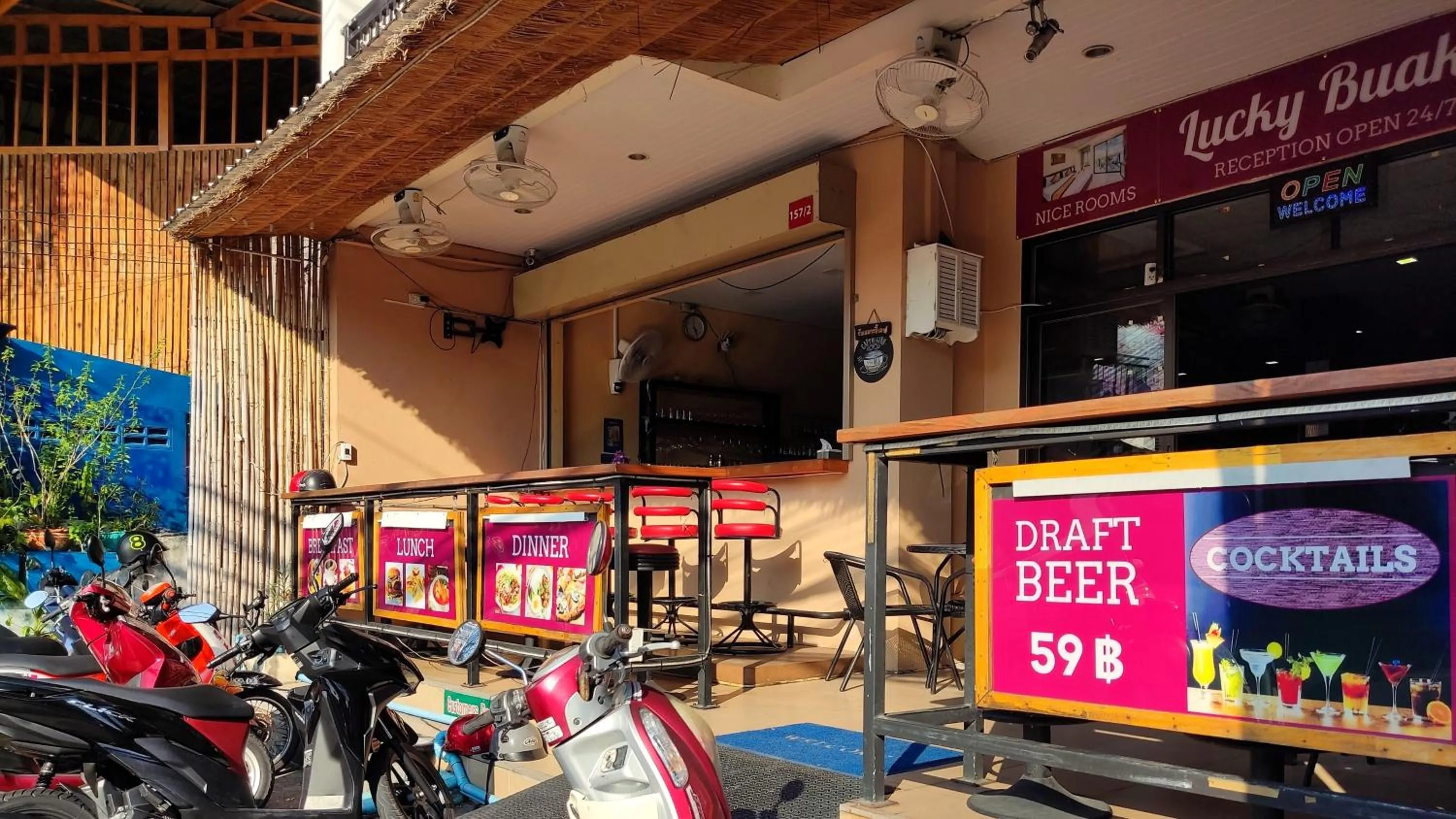 Restaurant/places to eat in Lucky Buako Hotel Patong