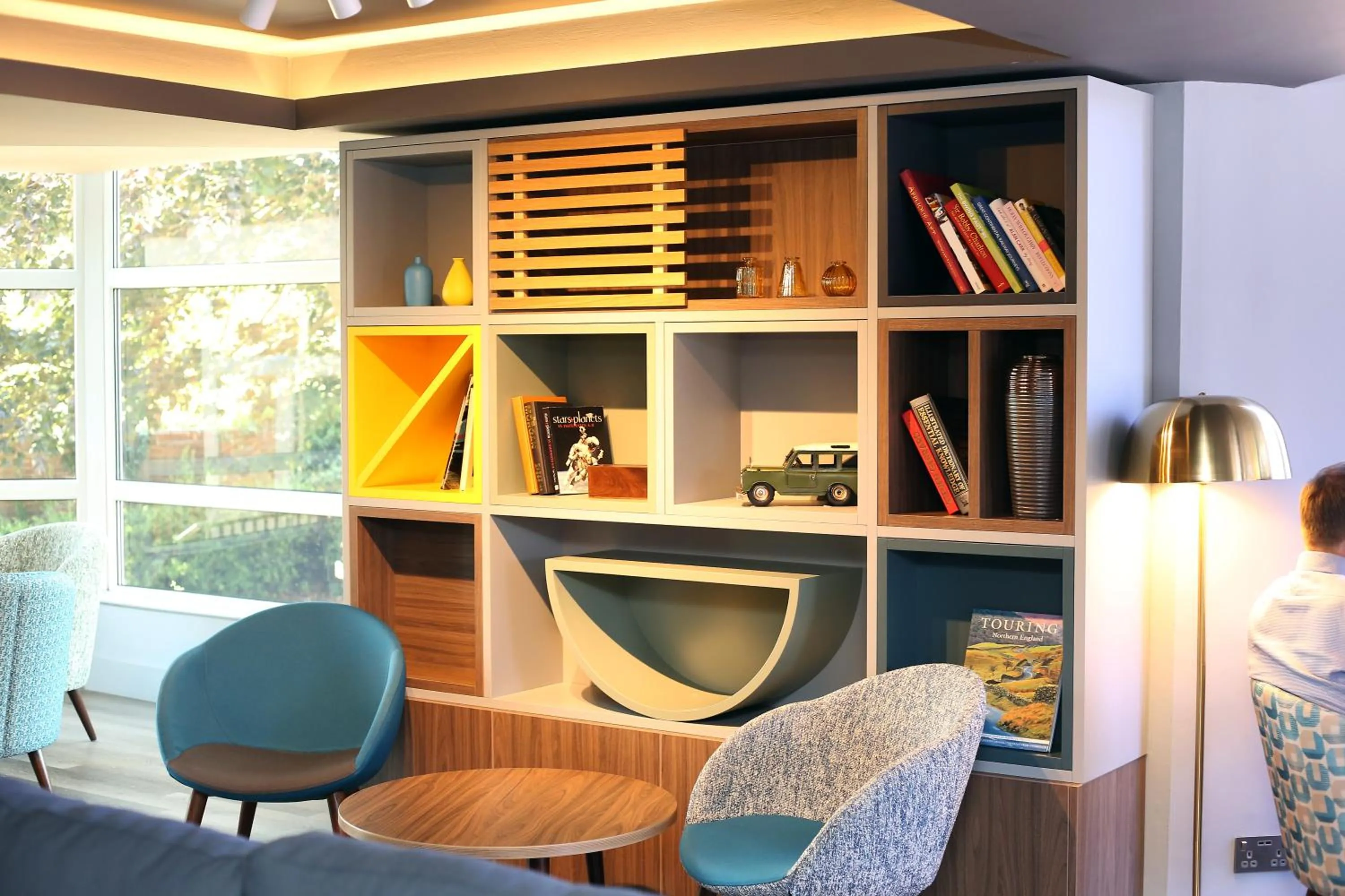 Lobby or reception in Holiday Inn Basingstoke by IHG