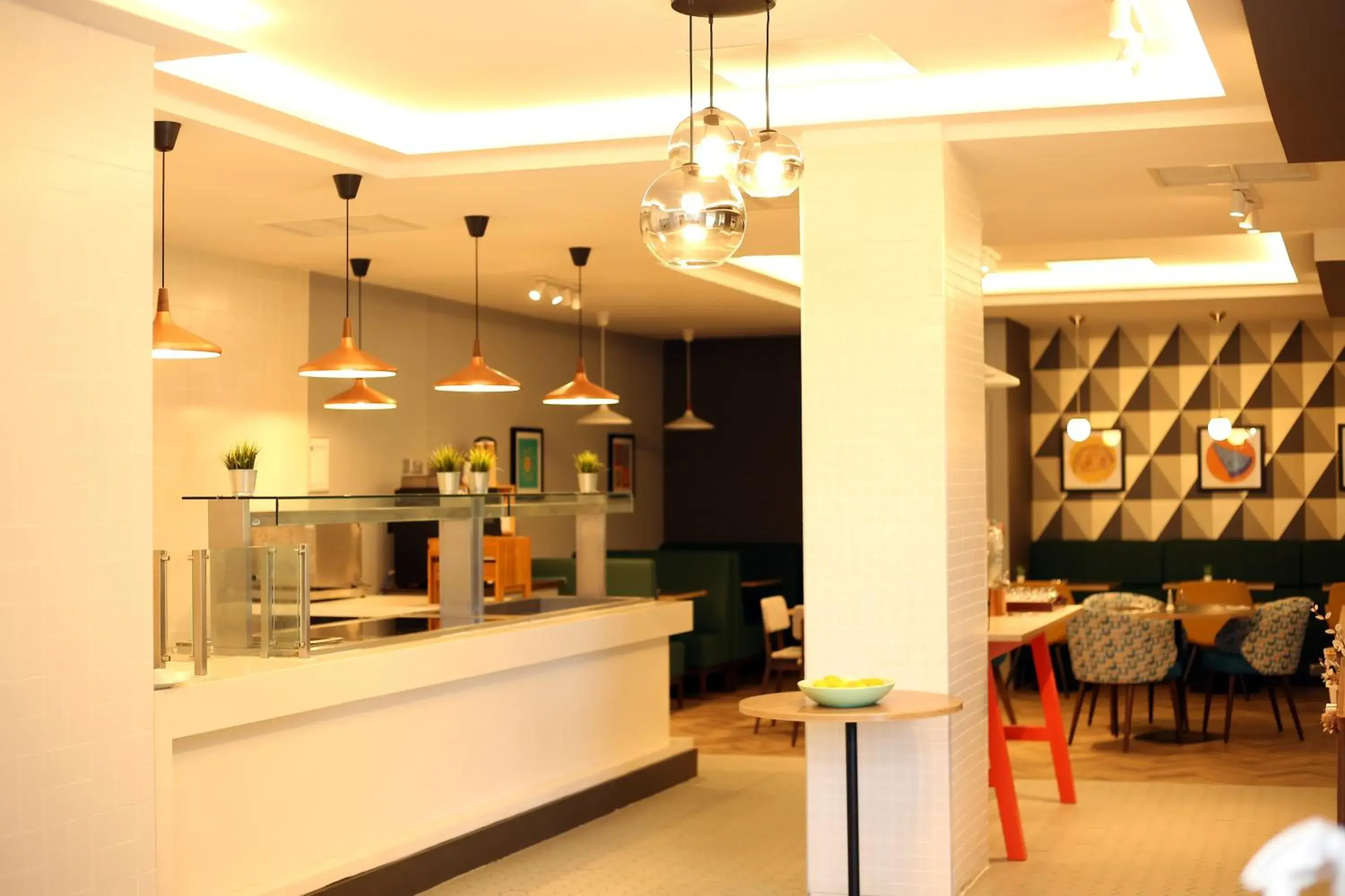 Restaurant/places to eat in Holiday Inn Basingstoke by IHG Restaurant/places to eat in Holiday Inn Basingstoke by IHG