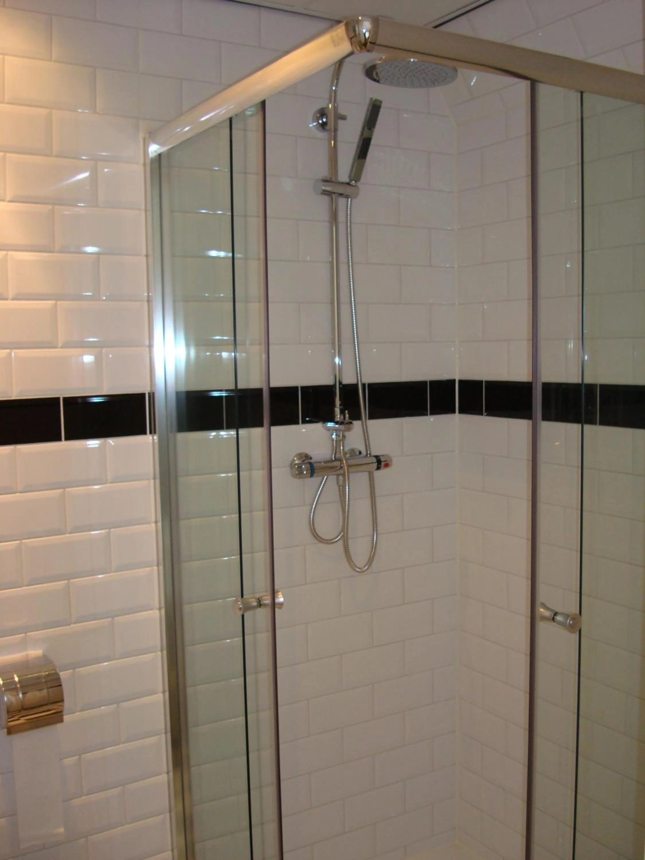 Shower in Hotel Keistad