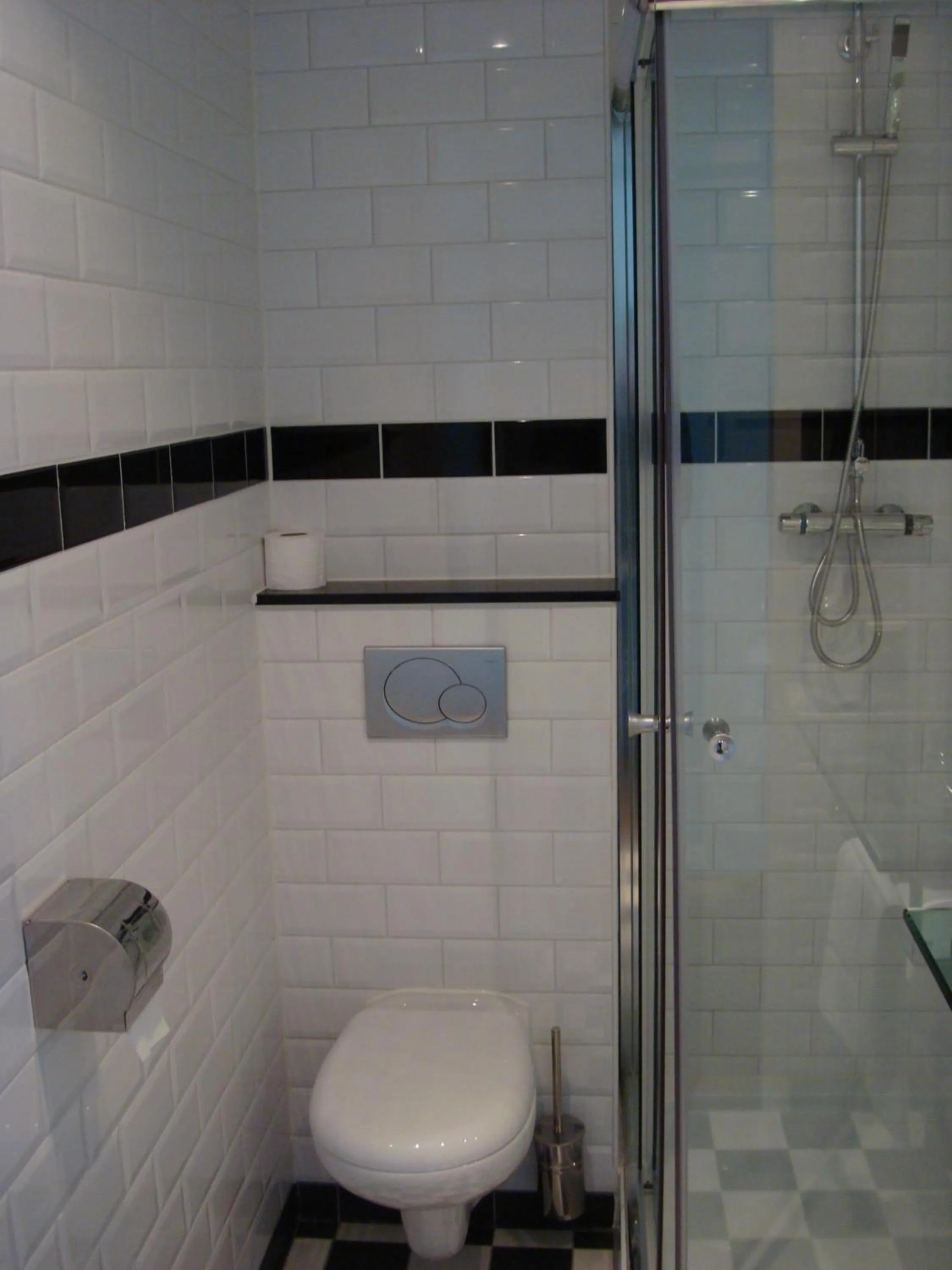 Shower in Hotel Keistad