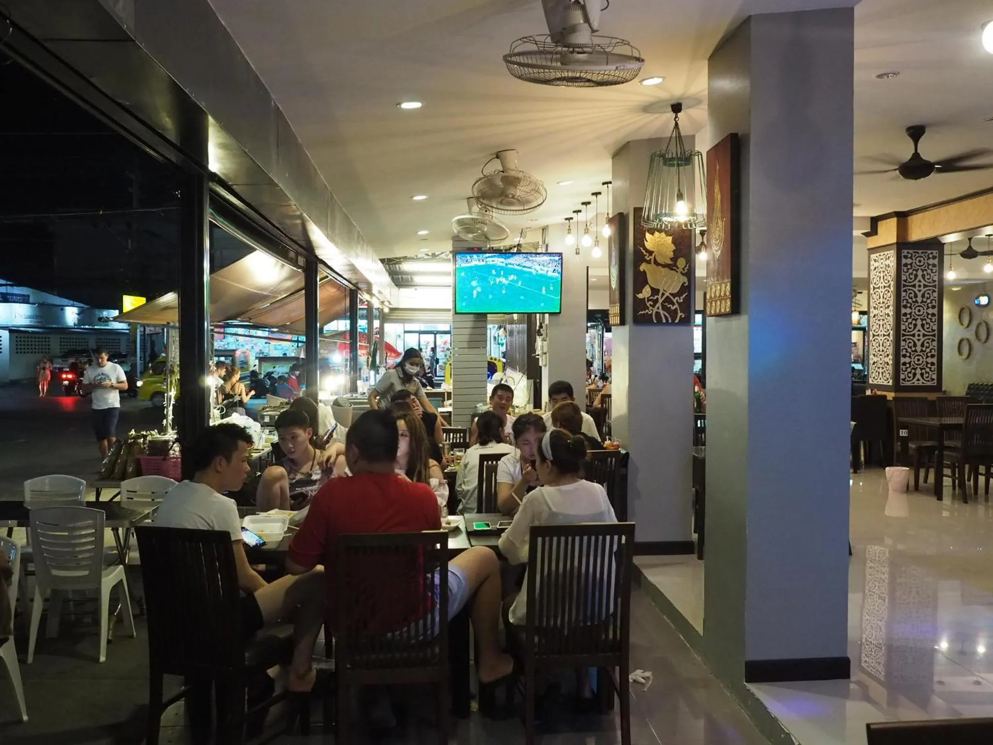 Restaurant/places to eat in Arita Hotel Patong