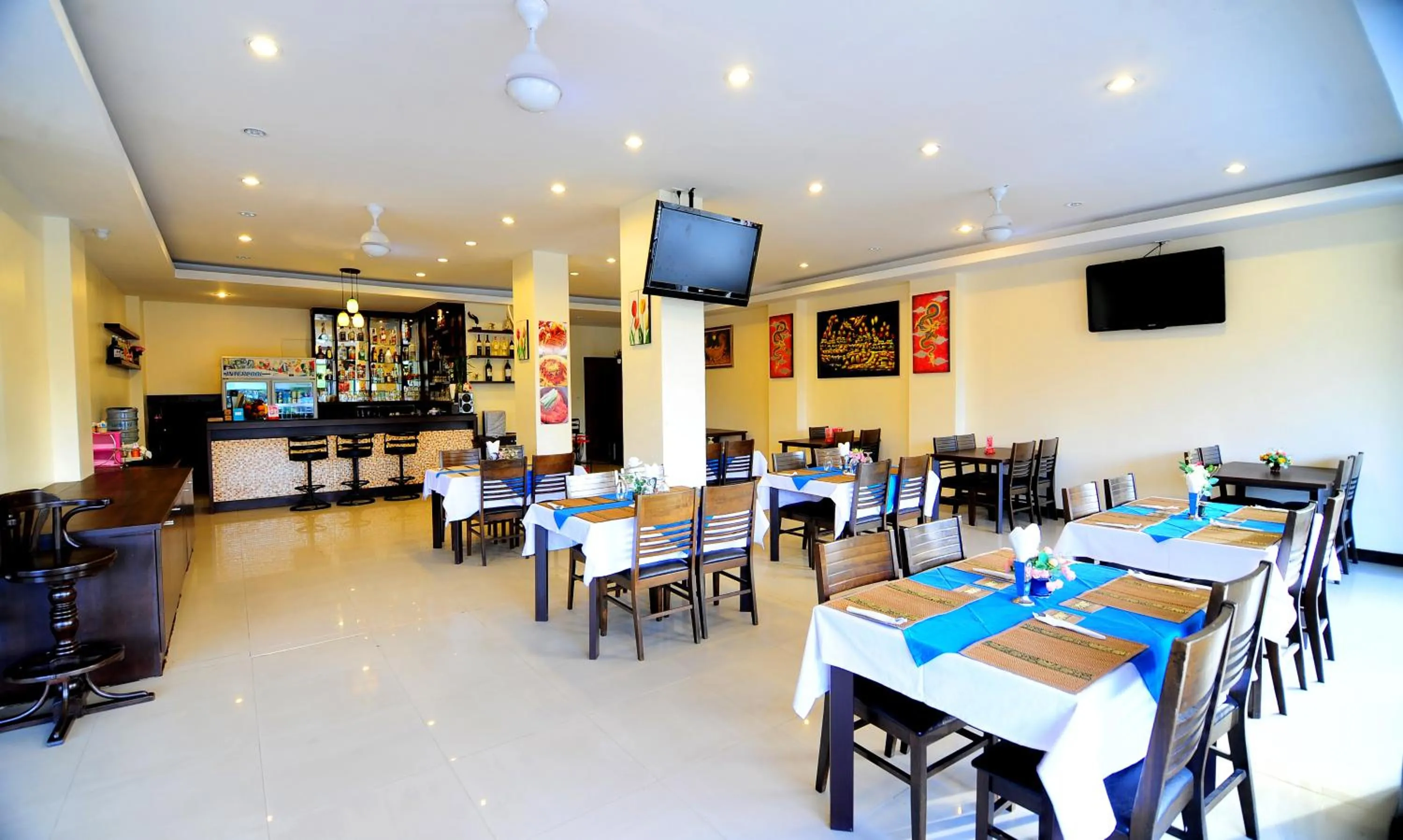 Restaurant/places to eat in Arita Hotel Patong