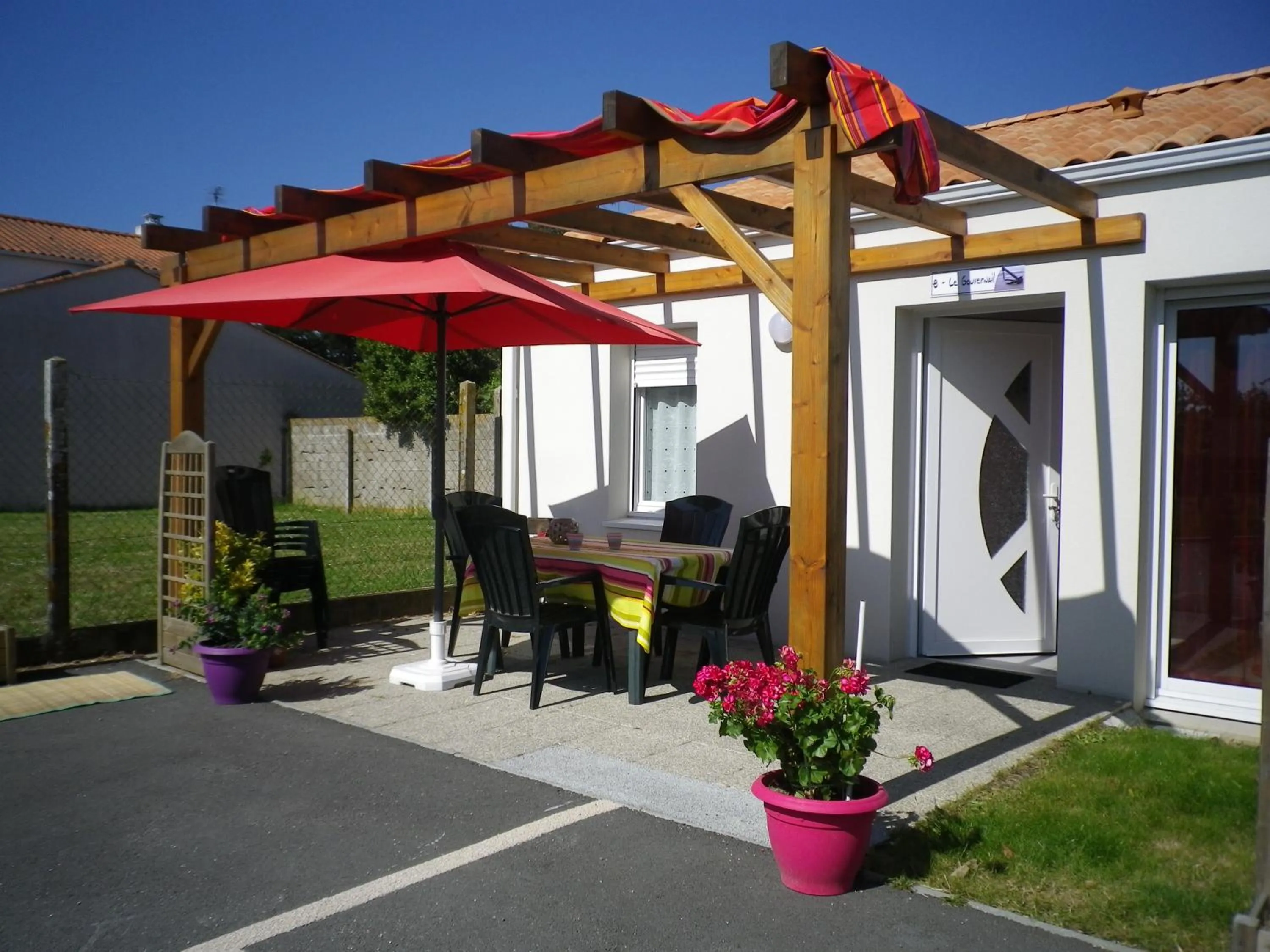 Two-Bedroom House (5-6 Adults) - Disability Access in Résidence Les Océanes