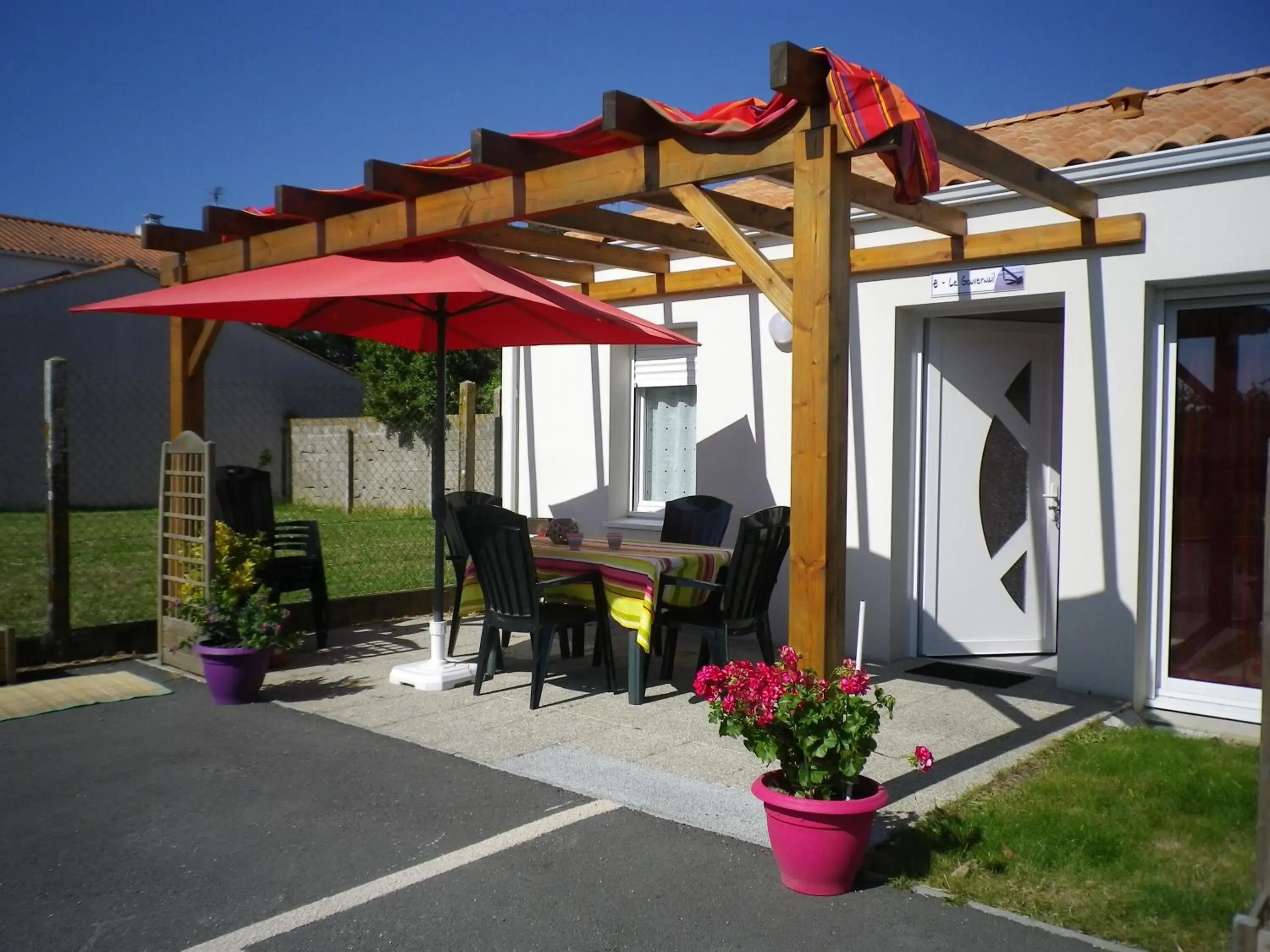 Two-Bedroom House (5-6 Adults) - Disability Access in Résidence Les Océanes Two-Bedroom House (5-6 Adults) - Disability Access in Résidence Les Océanes