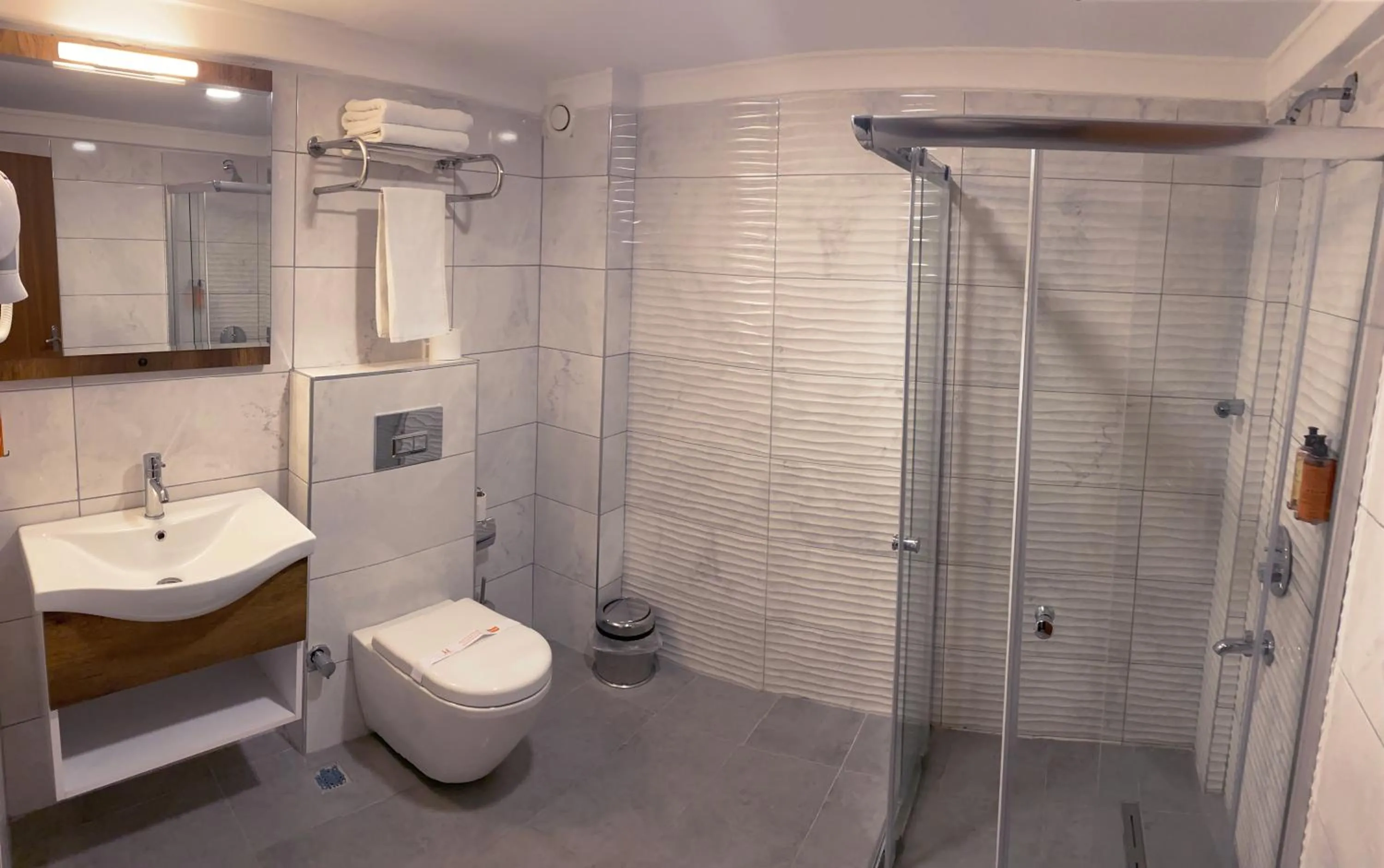 Shower in Balta Hotel