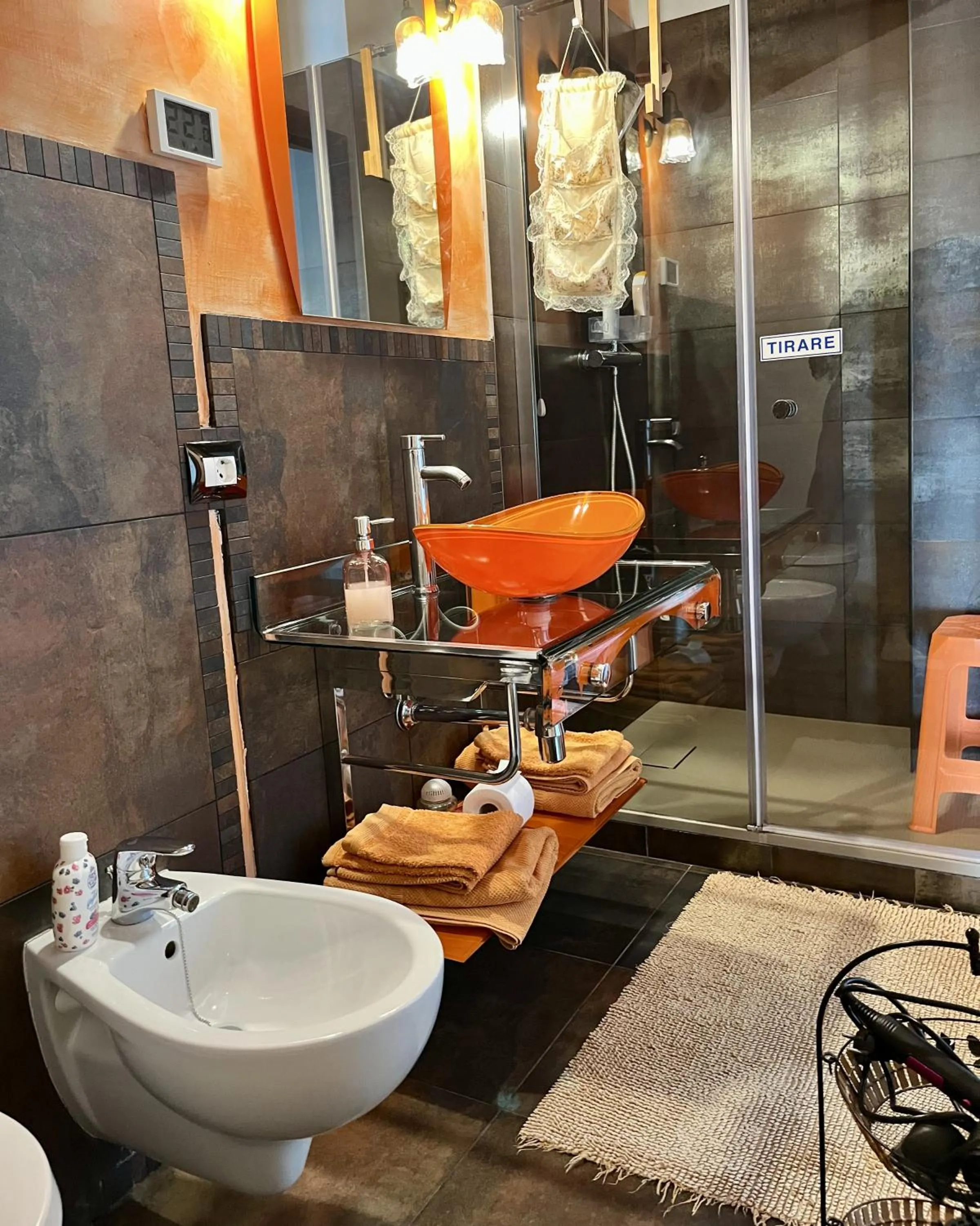 Shower in Country Home B&B Il Melo