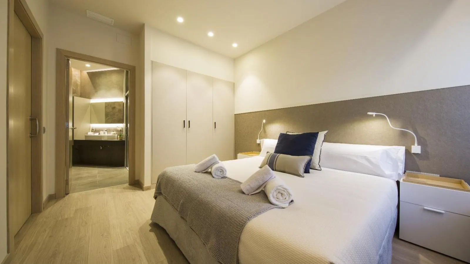 Bed in Fisa Rentals Ramblas Apartments