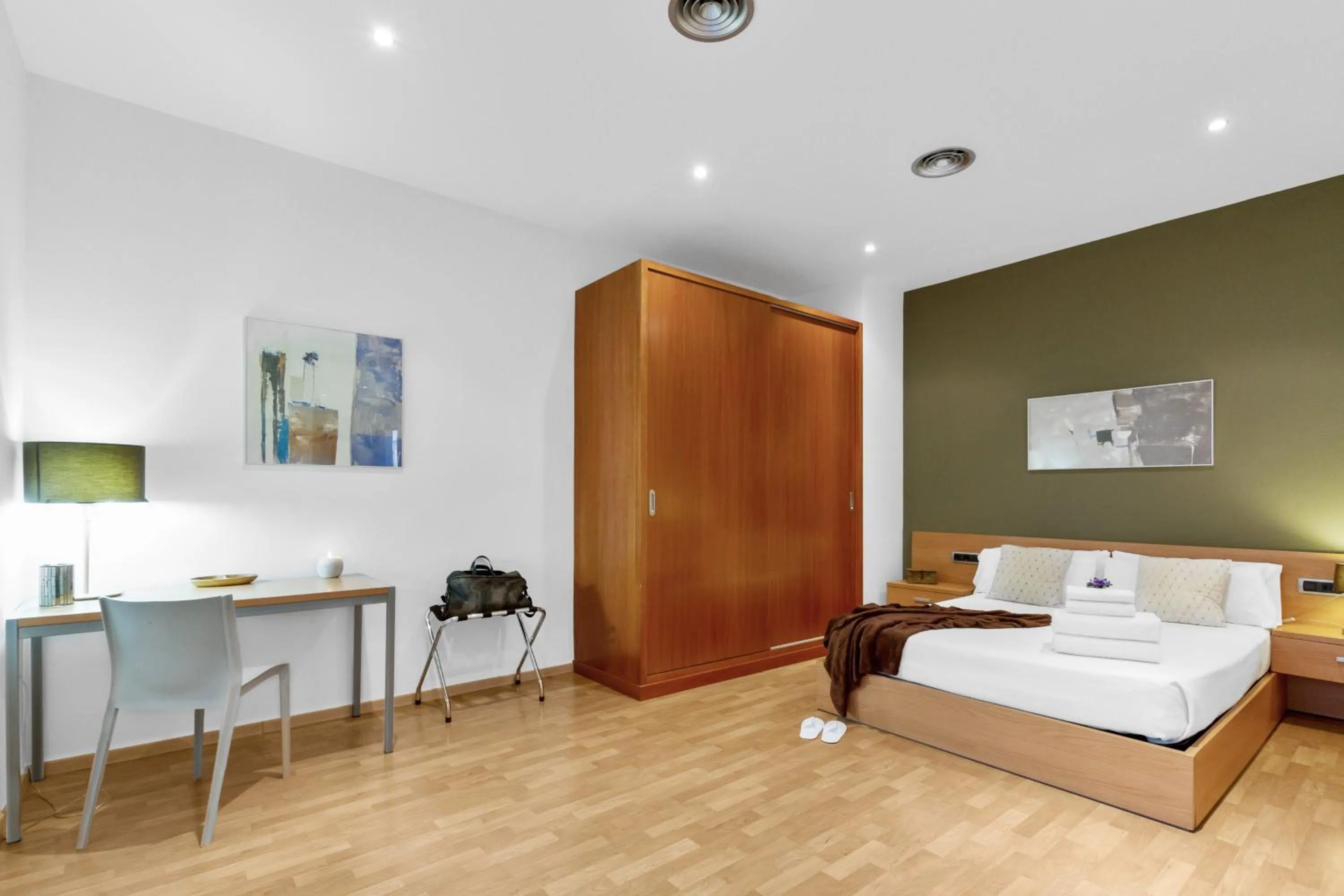 Photo of the whole room, Bed in Fisa Rentals Ramblas Apartments