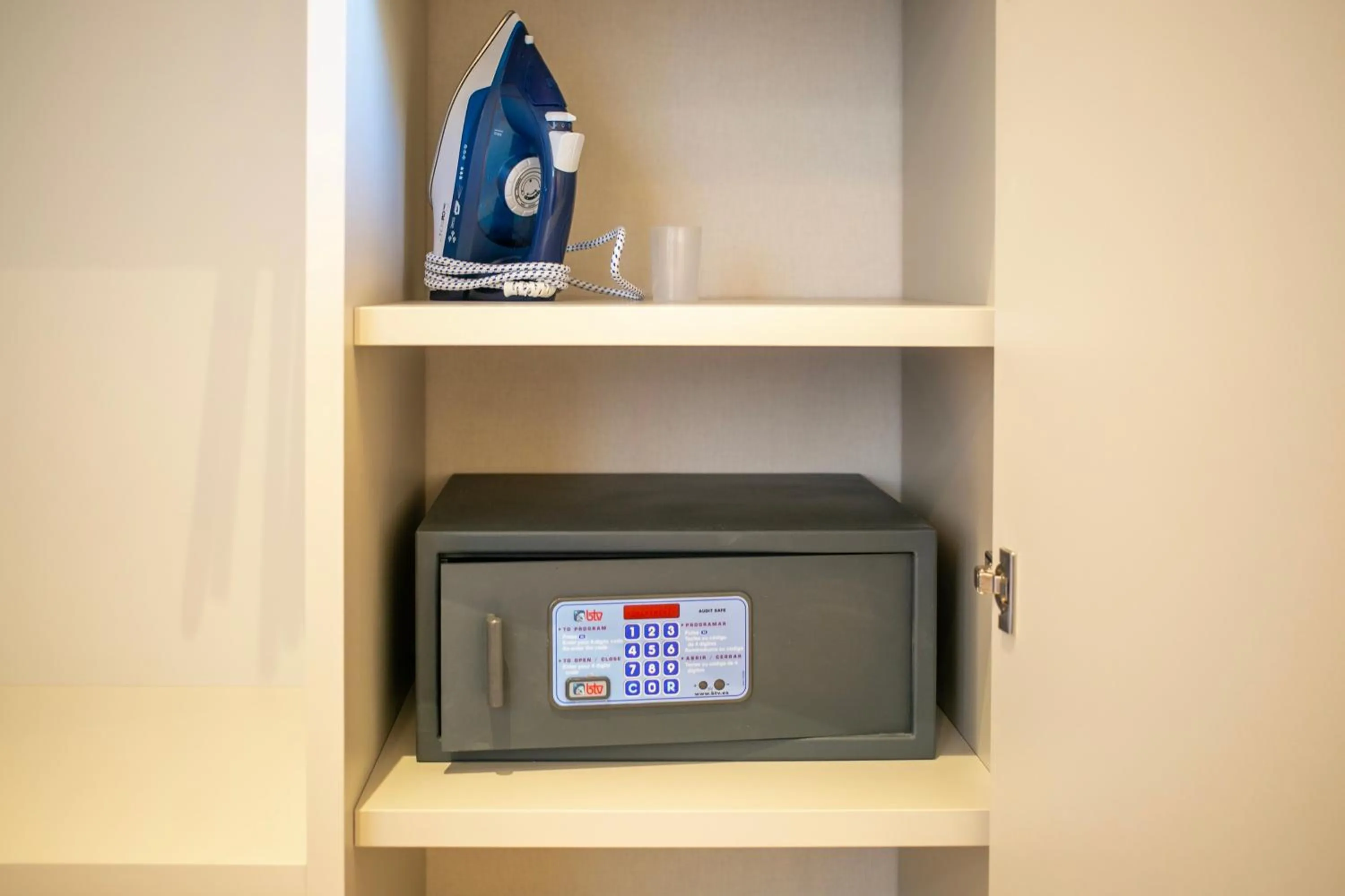 Fisa Rentals Ramblas Apartments