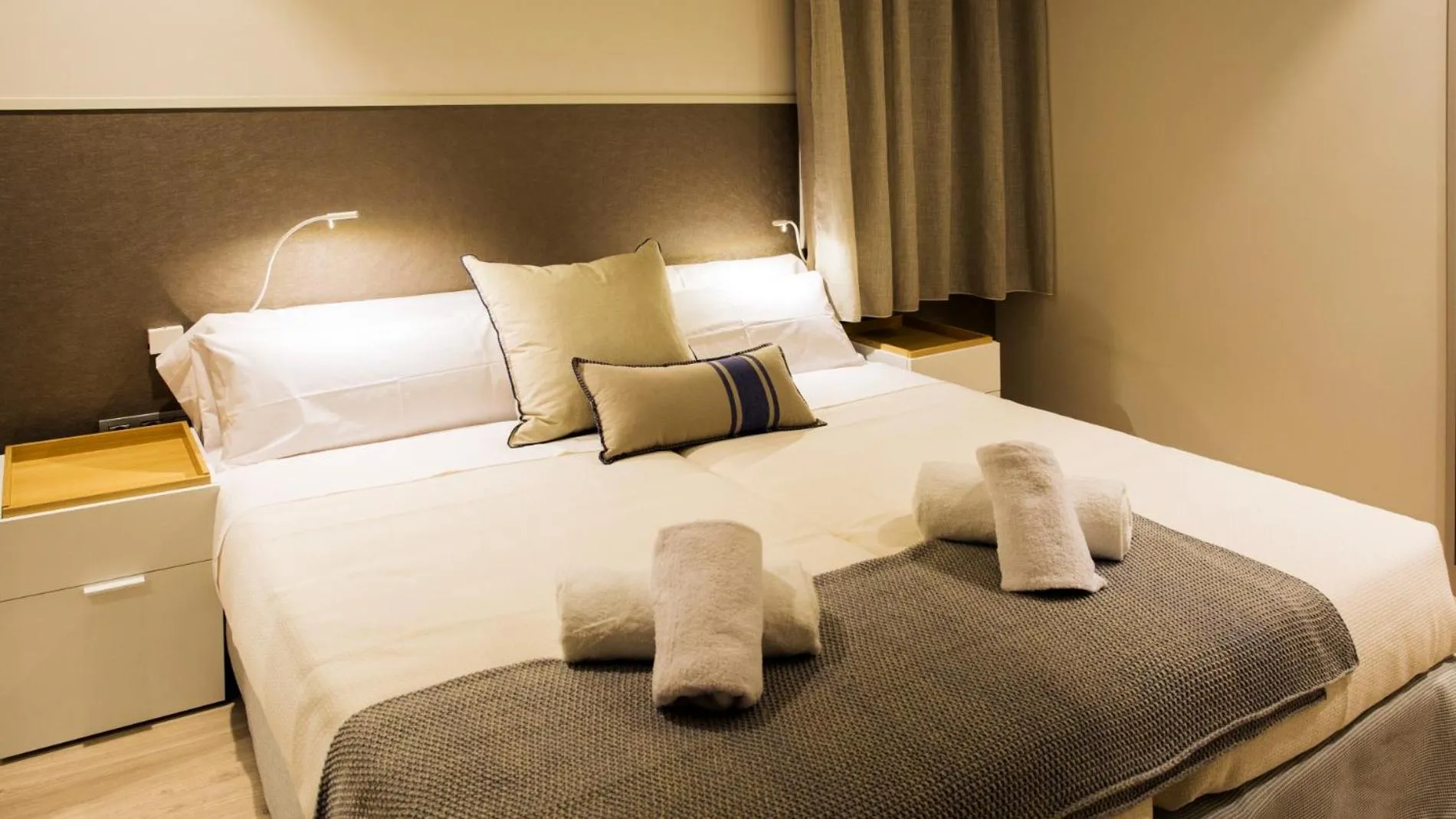 Bed in Fisa Rentals Ramblas Apartments