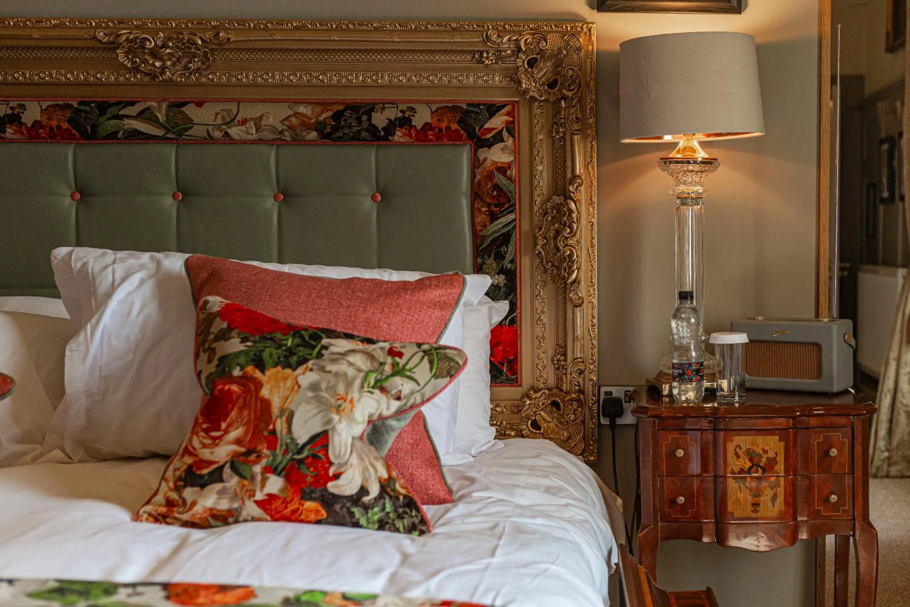 Bed in The Kings Arms and Royal Hotel, Godalming, Surrey - The Coaching Inn Group