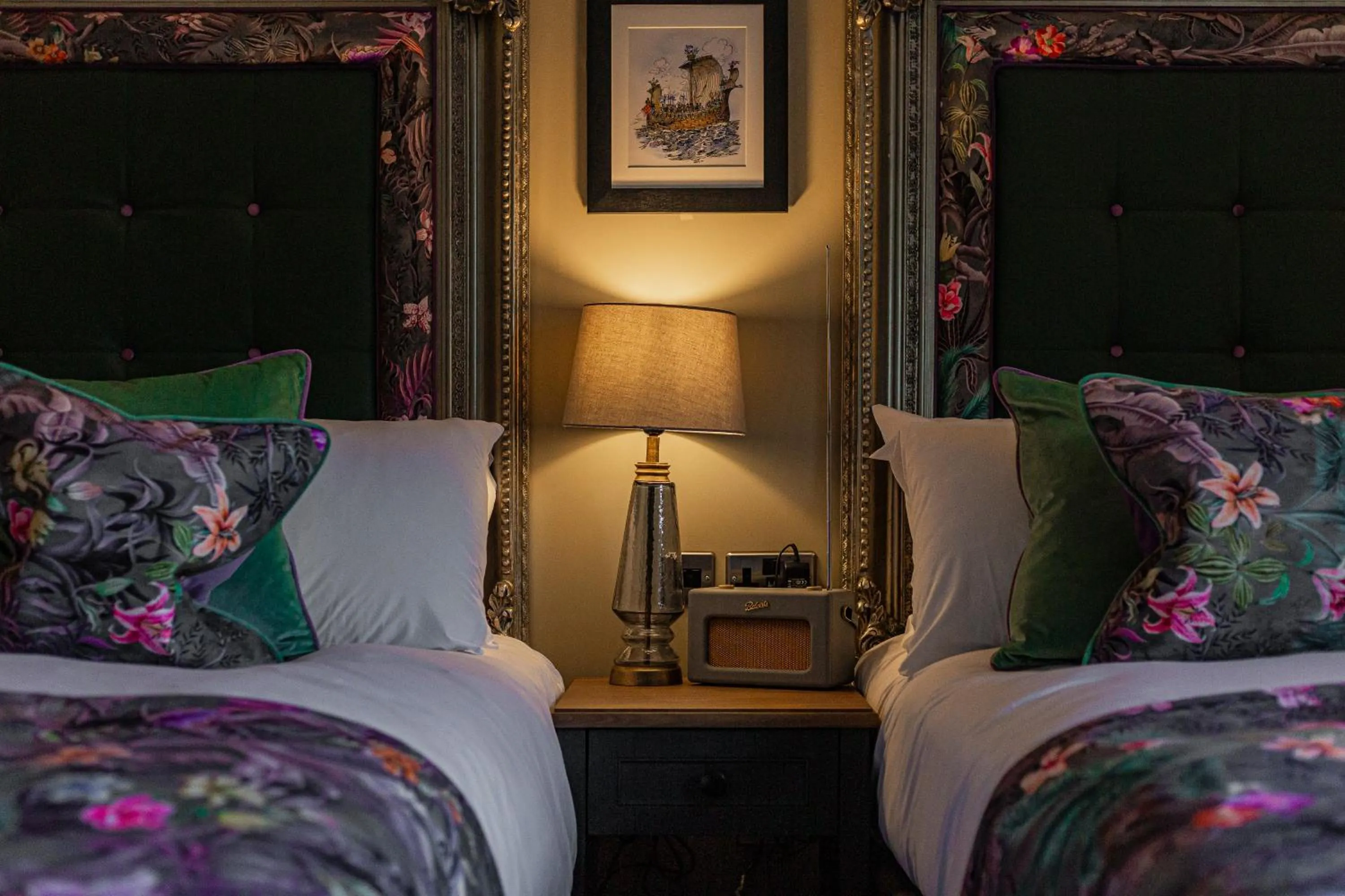 Bed in The Kings Arms and Royal Hotel, Godalming, Surrey - The Coaching Inn Group