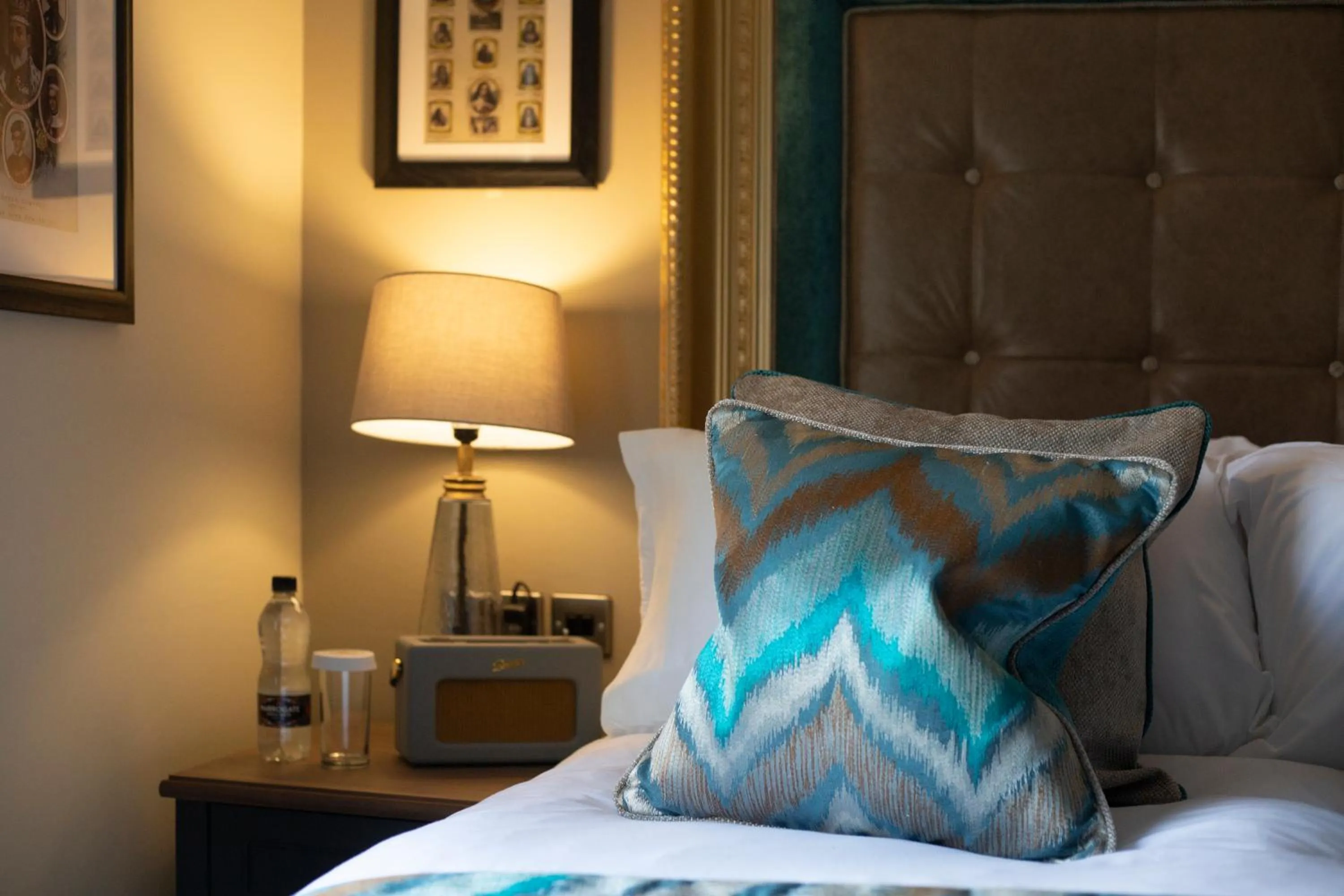 Bed in The Kings Arms and Royal Hotel, Godalming, Surrey - The Coaching Inn Group