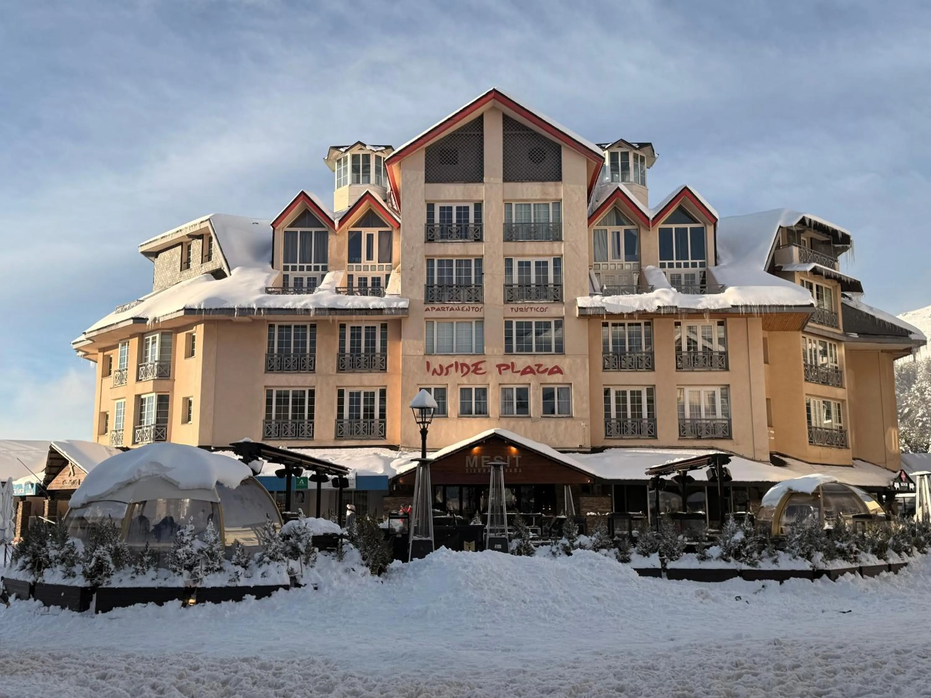Facade/entrance in Inside Plaza Sierra Nevada