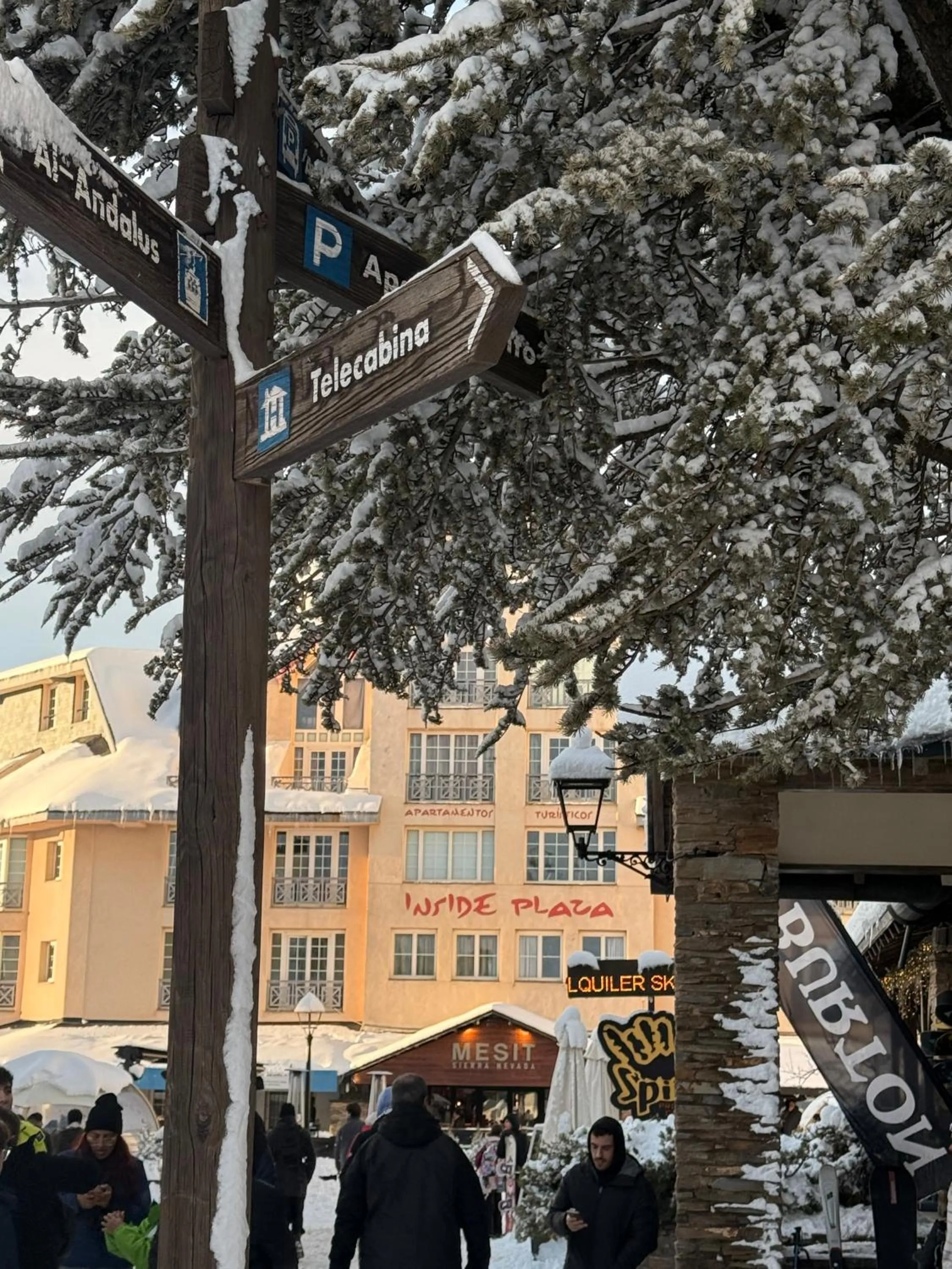 Facade/entrance in Inside Plaza Sierra Nevada
