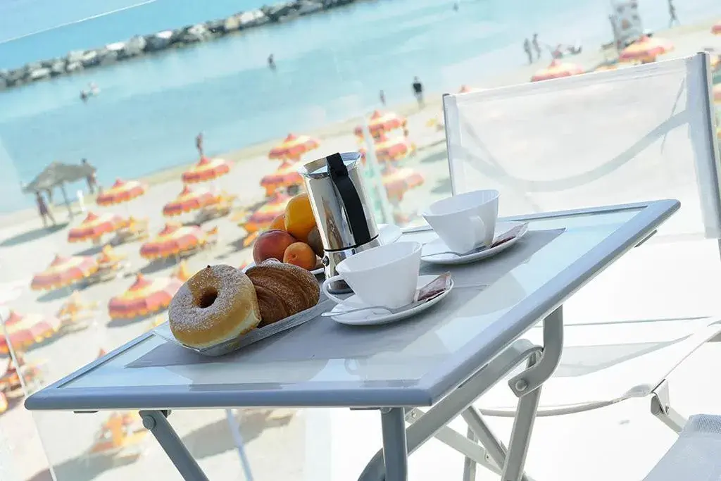 Balcony/Terrace, Breakfast in Hotel & Residence Cavalluccio Marino