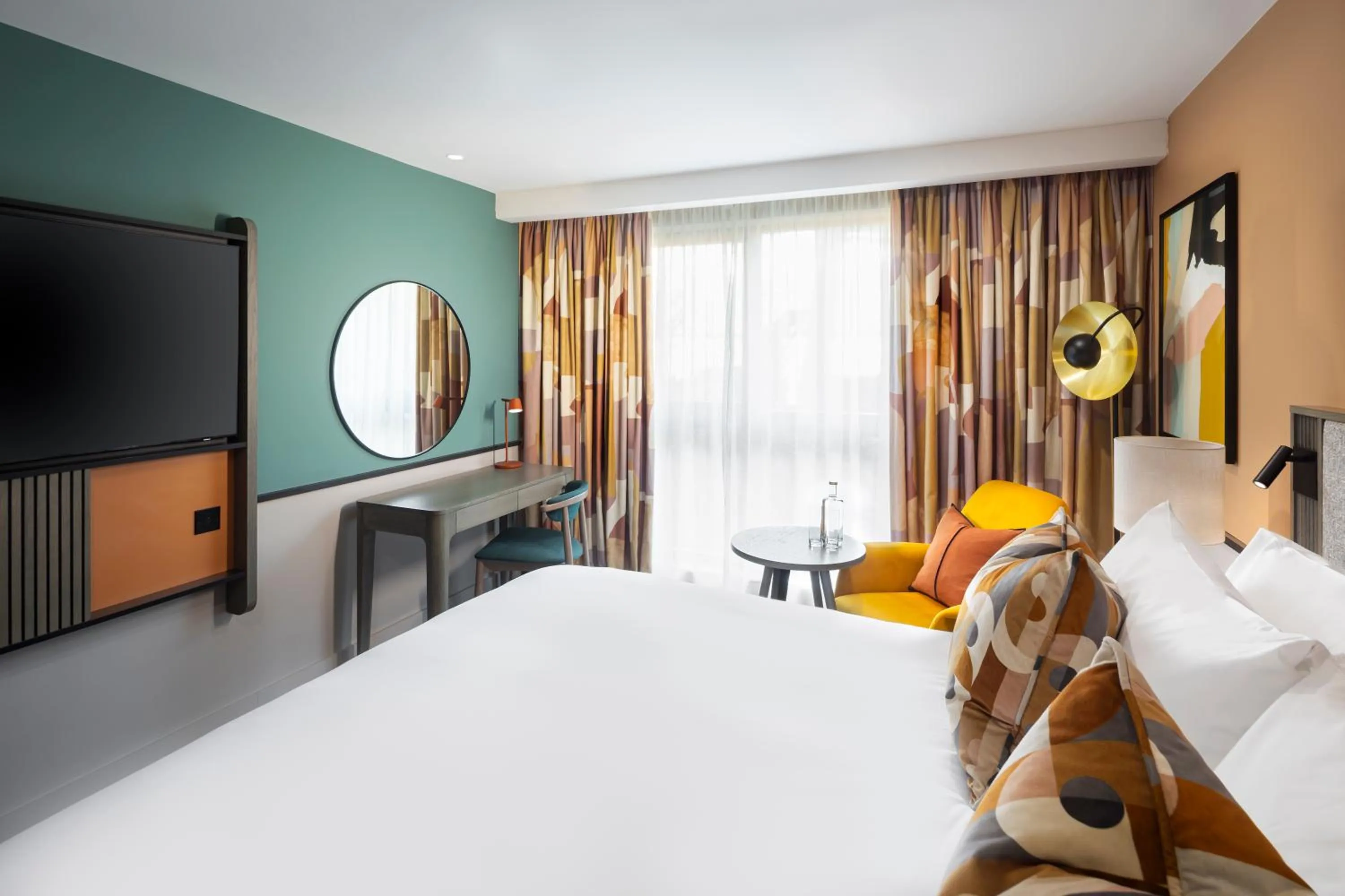 Bedroom, Bed in voco Fareham - Solent by IHG