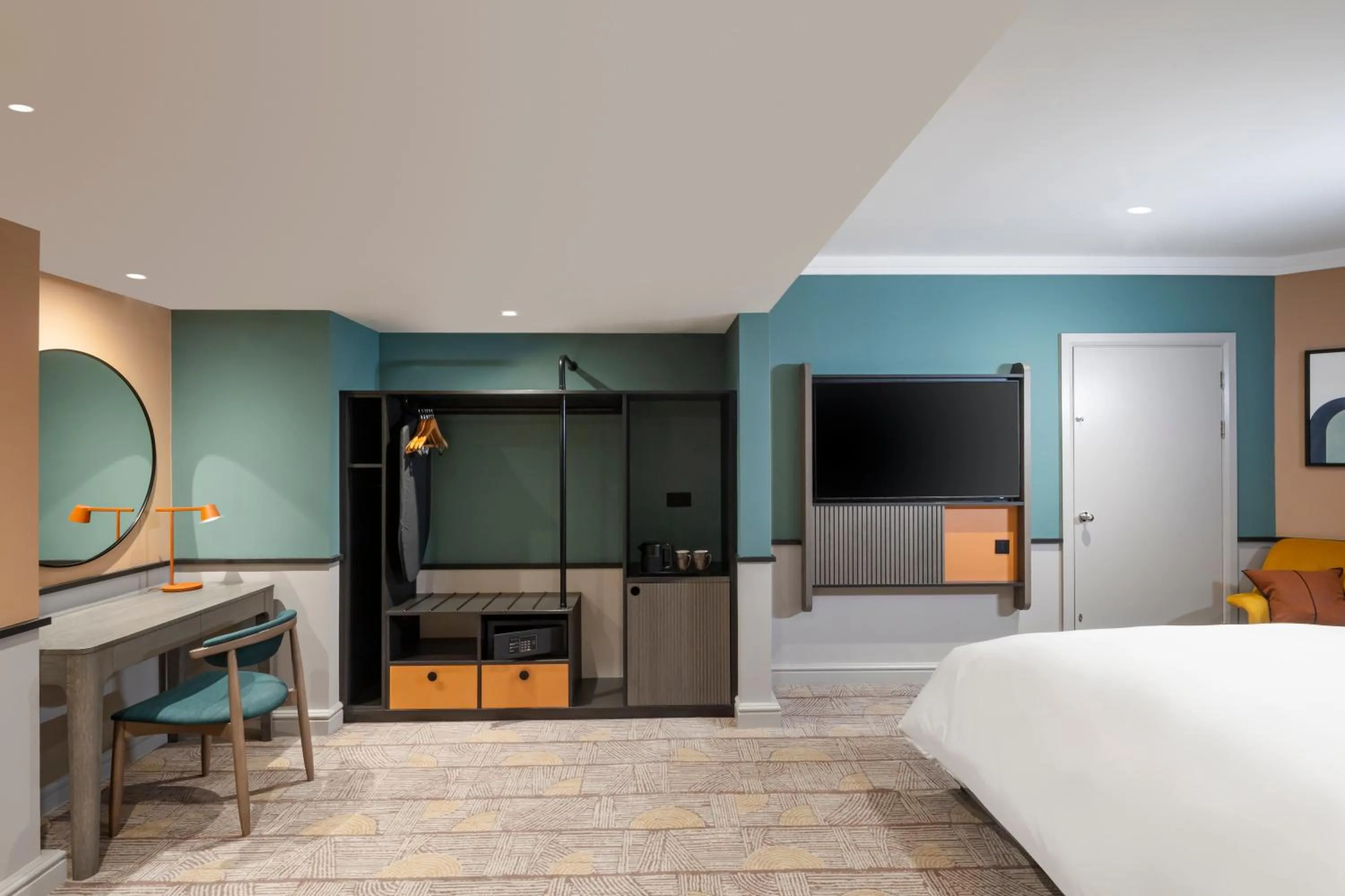 Bedroom, Bed in voco Fareham - Solent by IHG