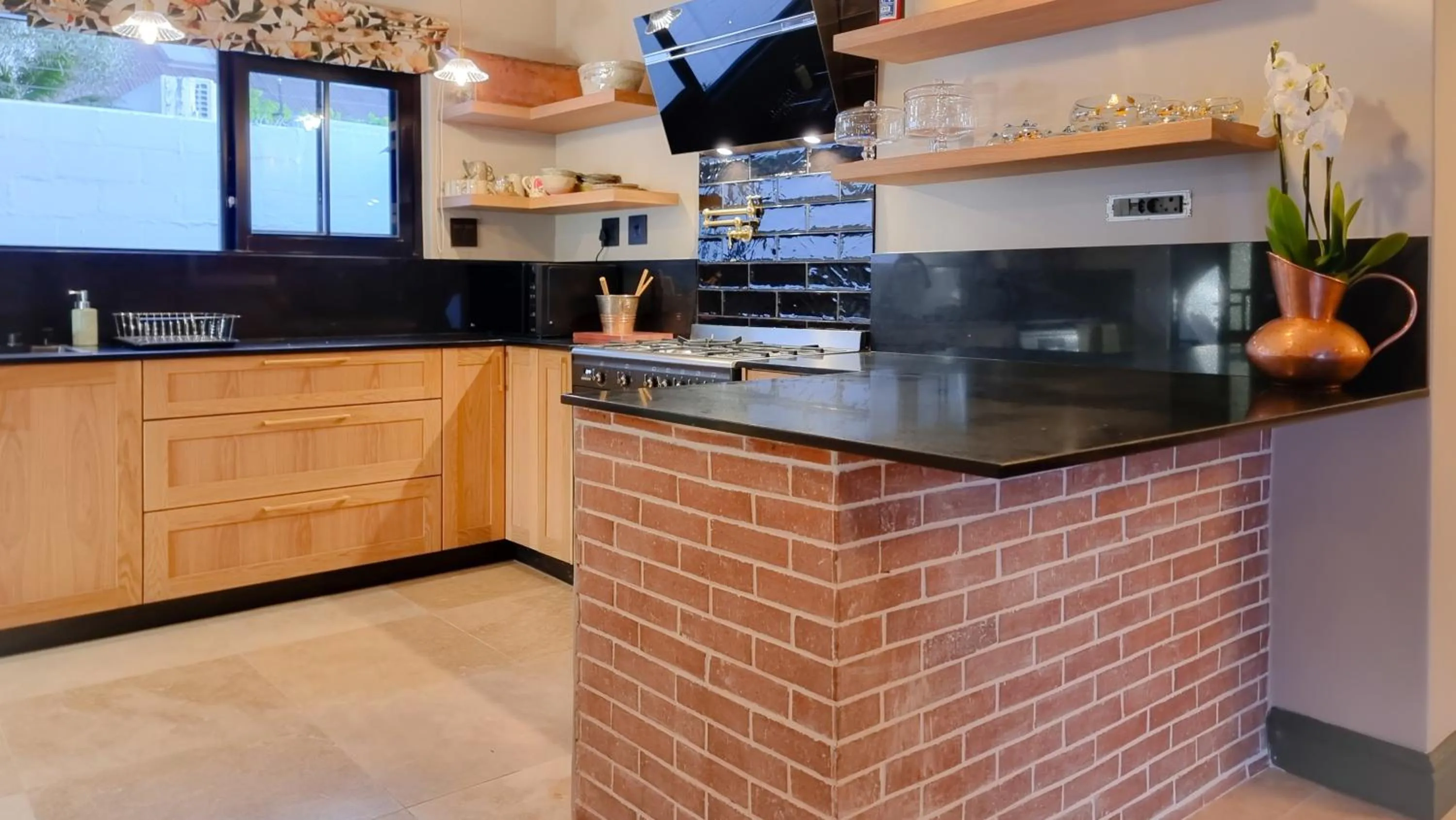 Kitchen or kitchenette in Batavia Boutique Hotel