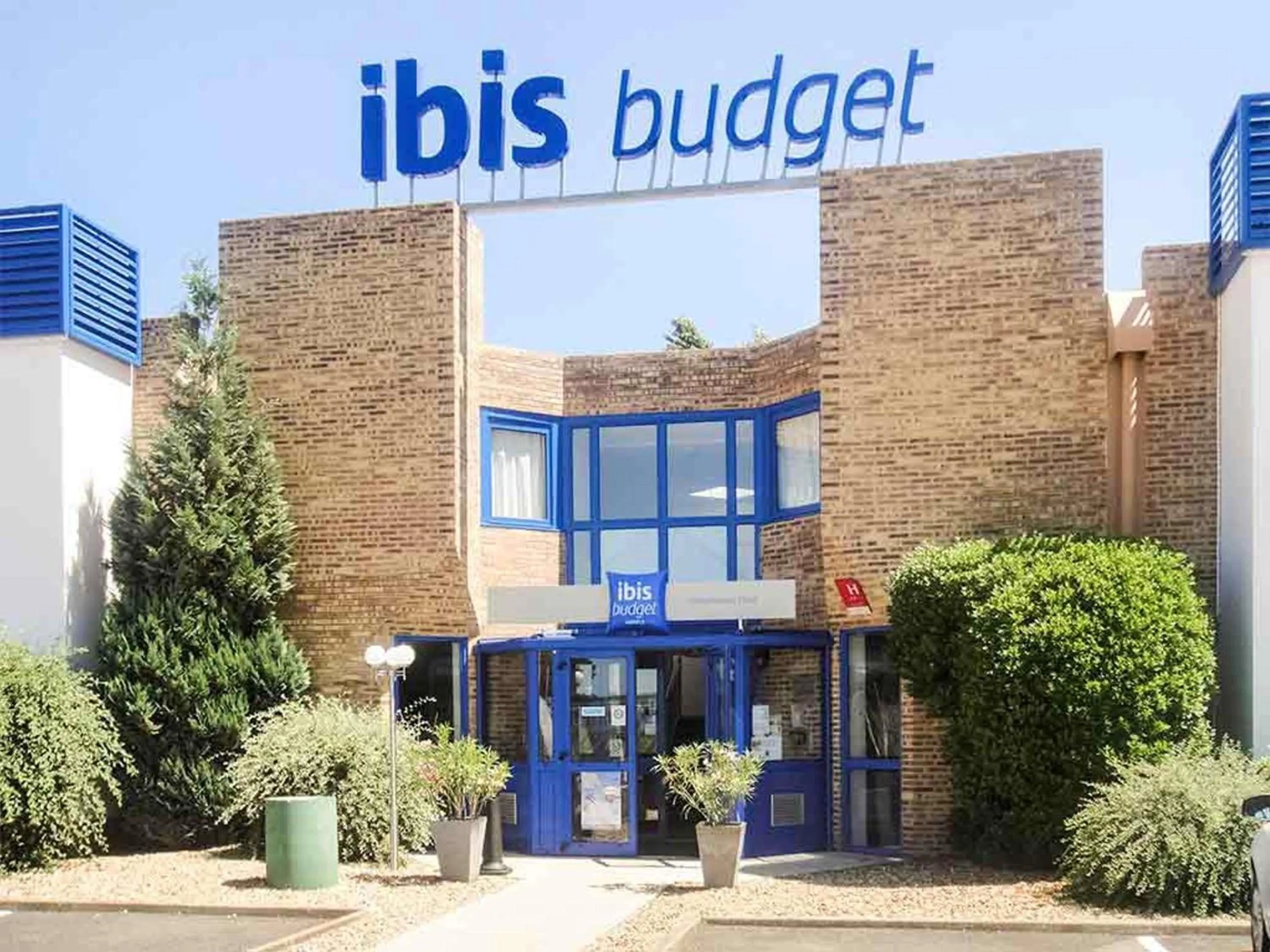 Property building in ibis budget Châtellerault Nord