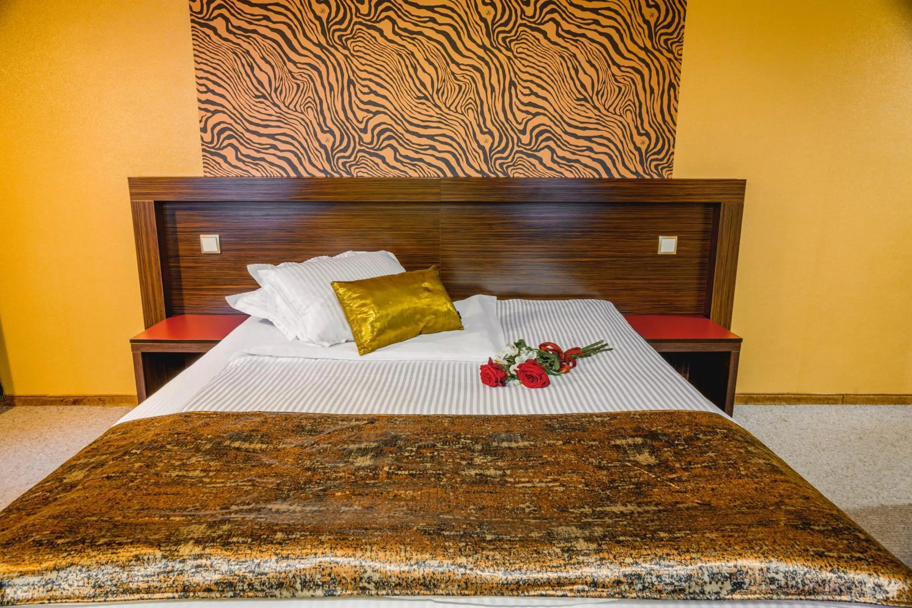 Bed in Eleganza Family Hotel - Free Parking